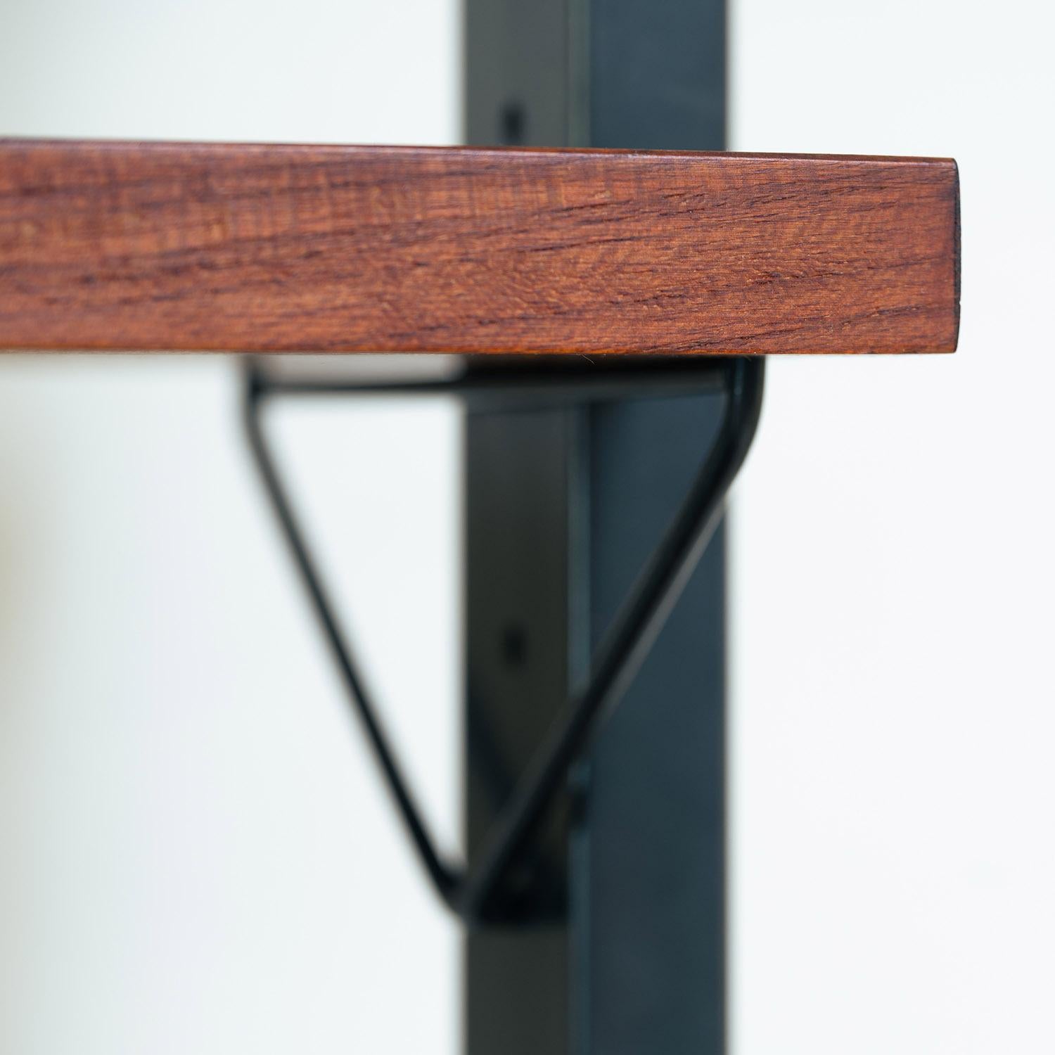 Olof Pira Modular shelving system, by String Design AB in Sweden, 1950s In Good Condition For Sale In Zevenaar, NL