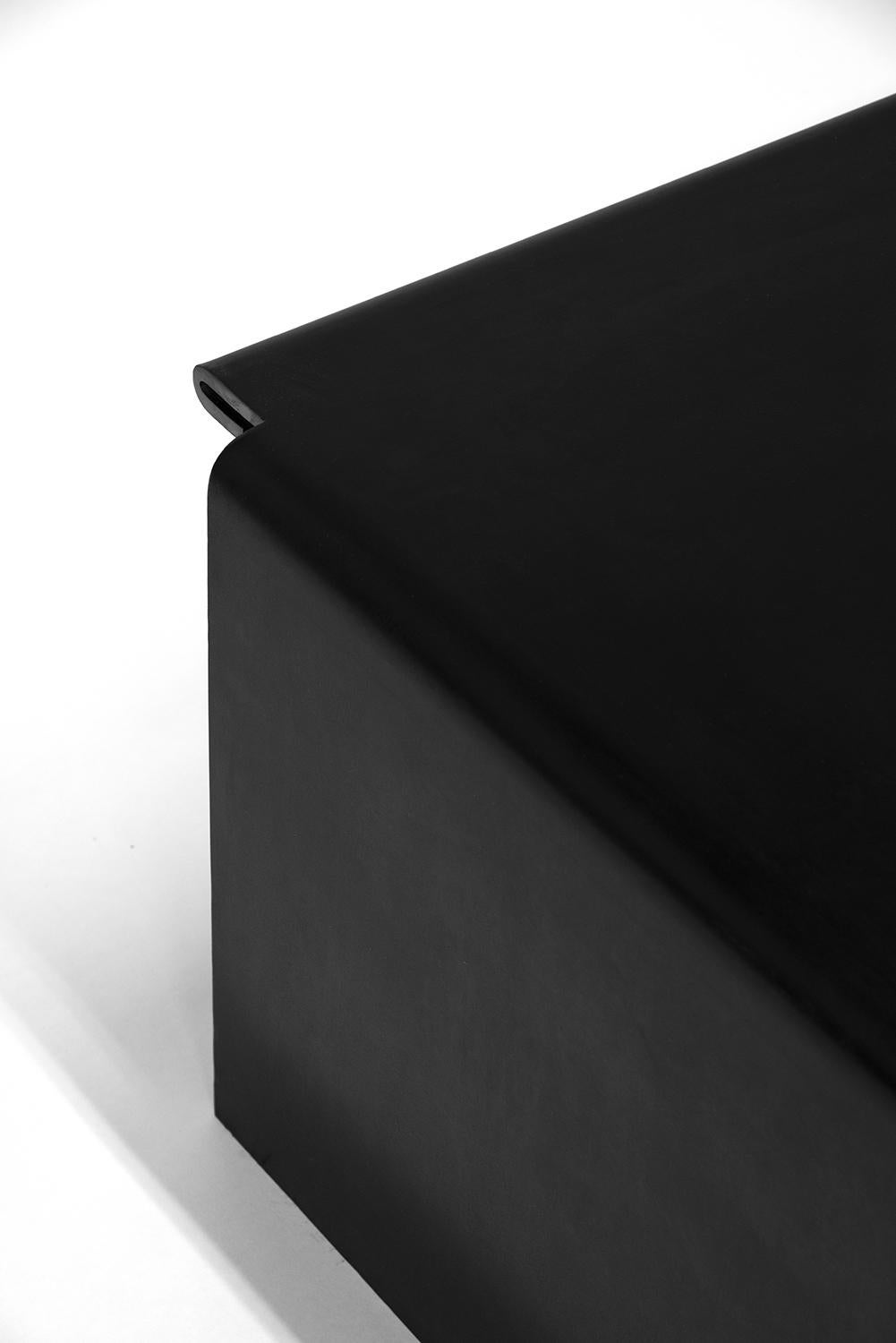 Olsen Kundig Couchtisch Contemporary Modern Handmade Blackened Steel Large (Moderne) im Angebot