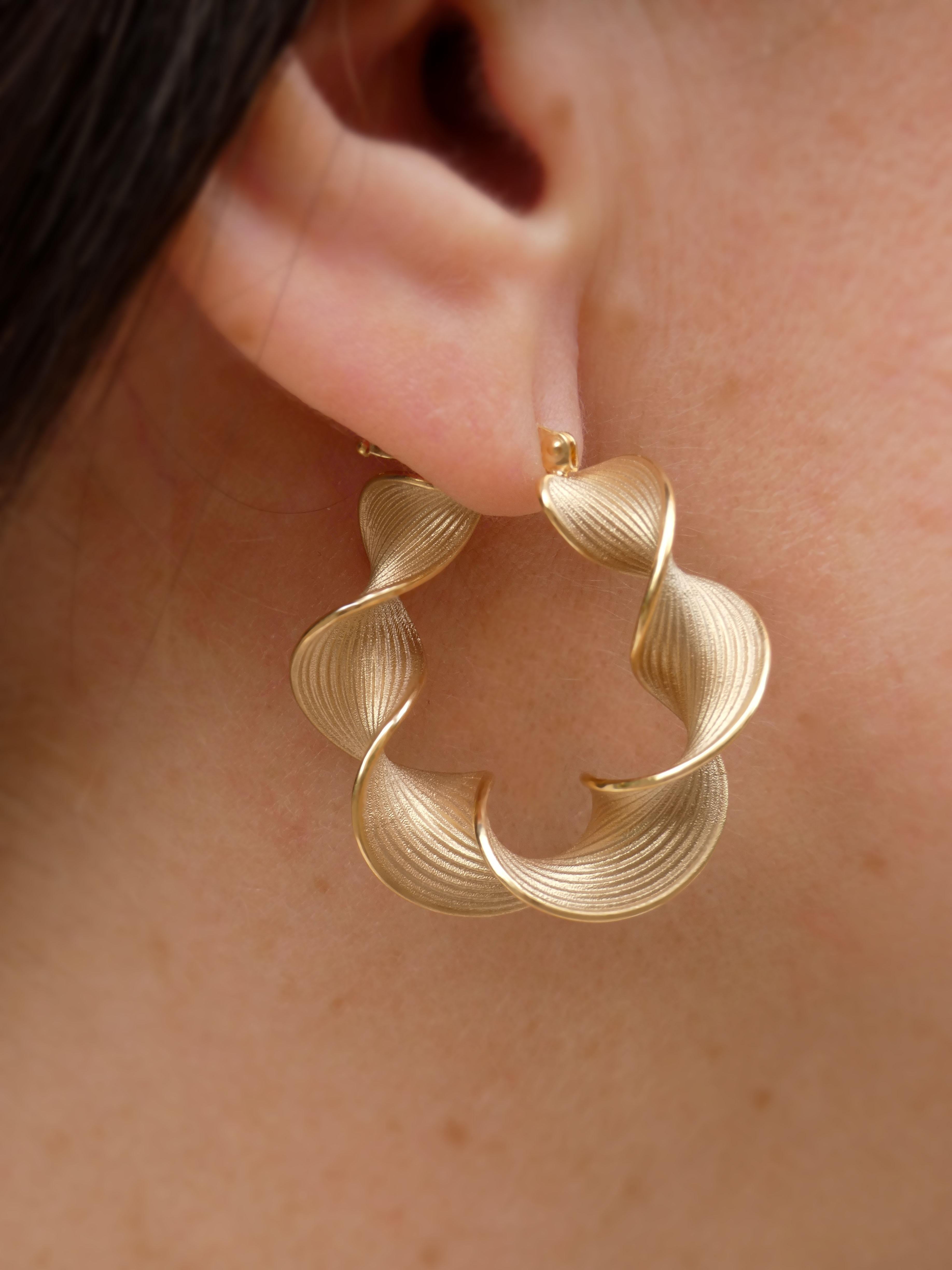 Women's Oltremare Gioielli  14k Twisted Gold Hoop Earrings Designed and Crafted in Italy For Sale