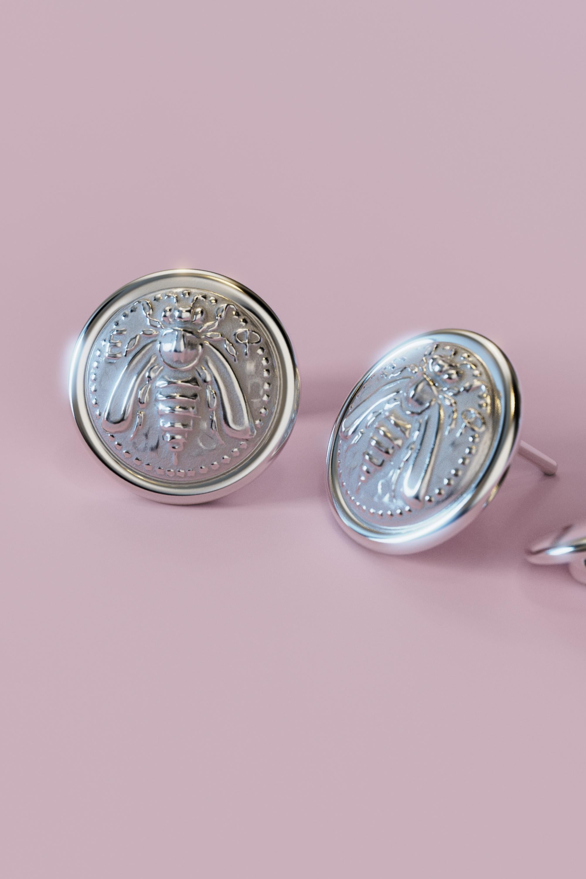 Oltremare Gioielli 18k Gold Bee Stud Earrings in ancient Greek Style For Sale 1
