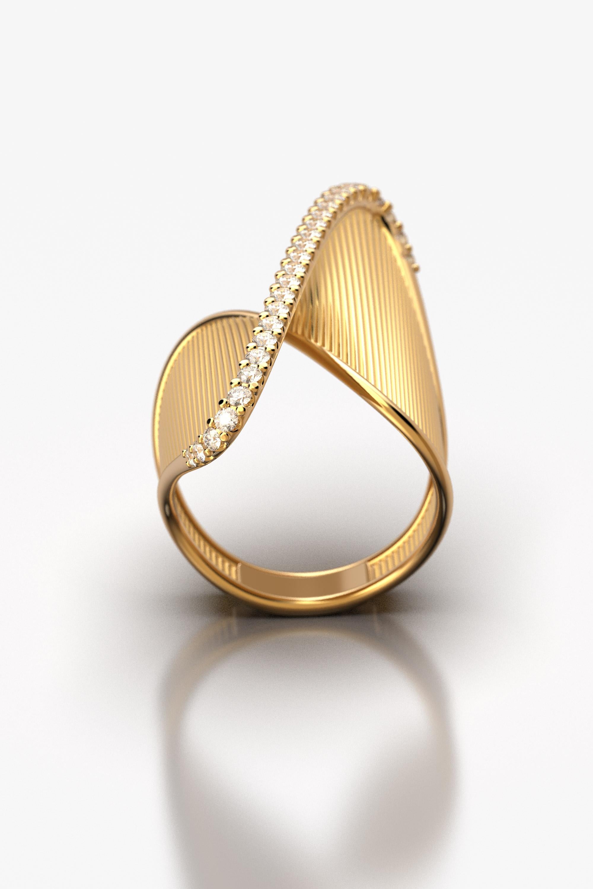 For Sale:  Mobius Ring with Natural Diamonds in 18 Karat Yellow Gold, Italian Fine Jewelry 7