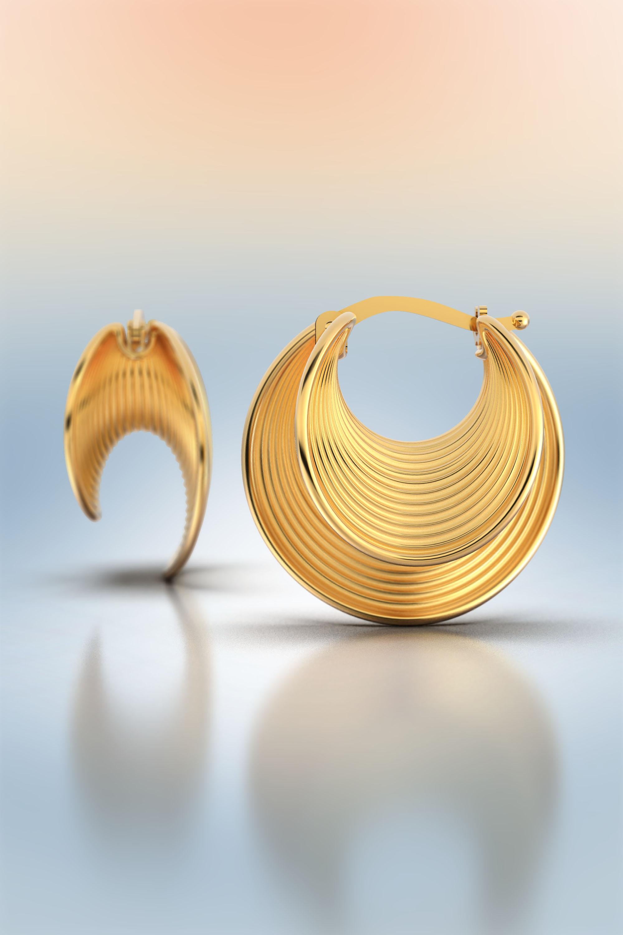 21 mm diameter beautiful hoop earrings crafted in polished and raw solid gold 14k 
Available in yellow gold, rose gold and white gold
The earrings are secured by a trusty snap closure.
The approximate total weight is 5,2 grams in 14k 
The production