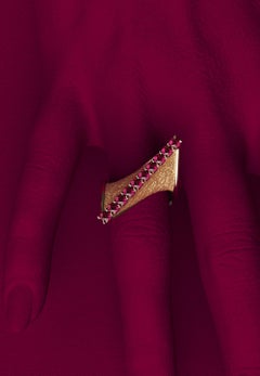 Oltremare Gioielli Modern Twisted Gold Ring with Natural Rubies  18k Gold Italy