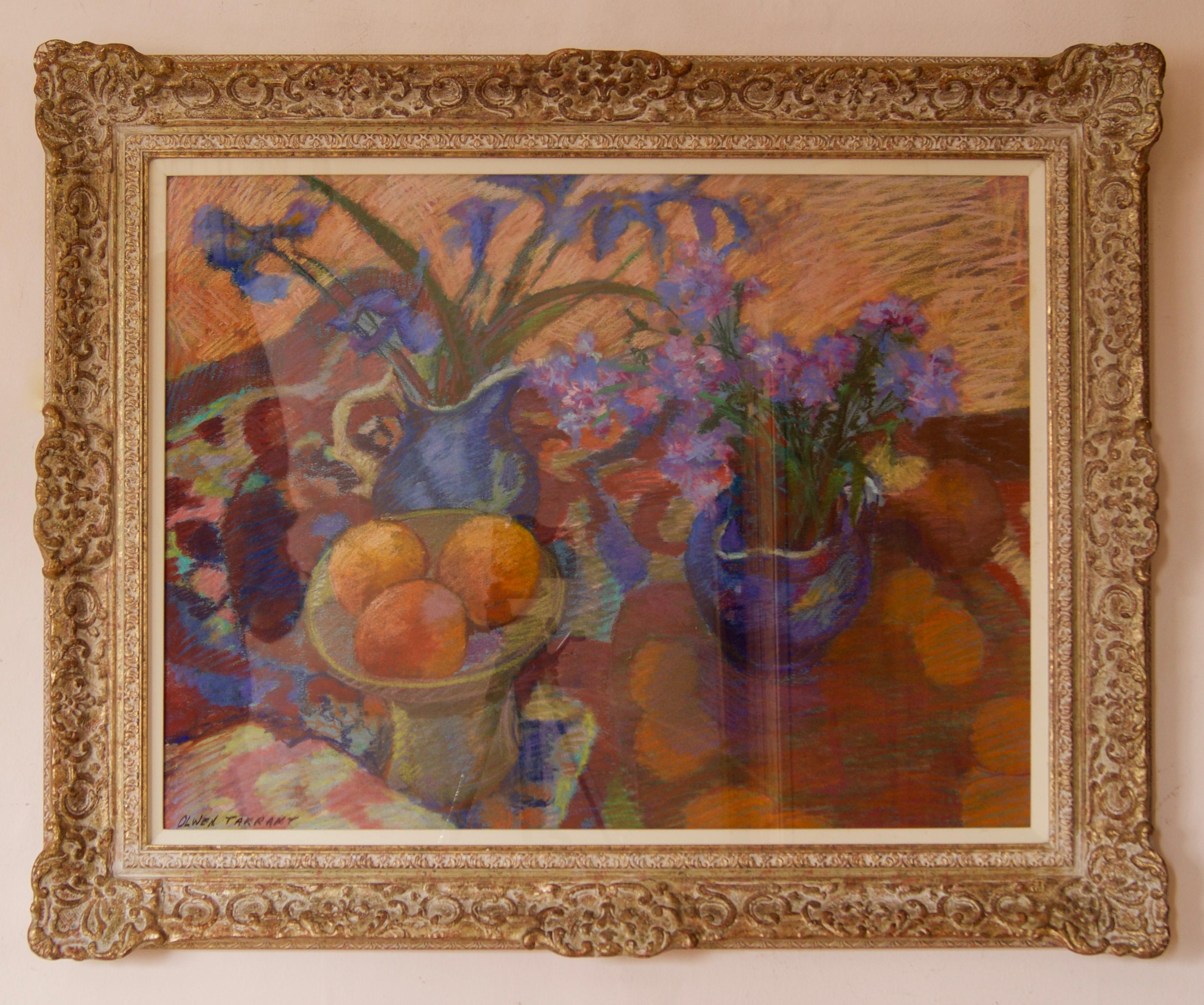 Pezzo impressionista di fiori e frutta - Pastello di Olwen Tarrant in vendita 1