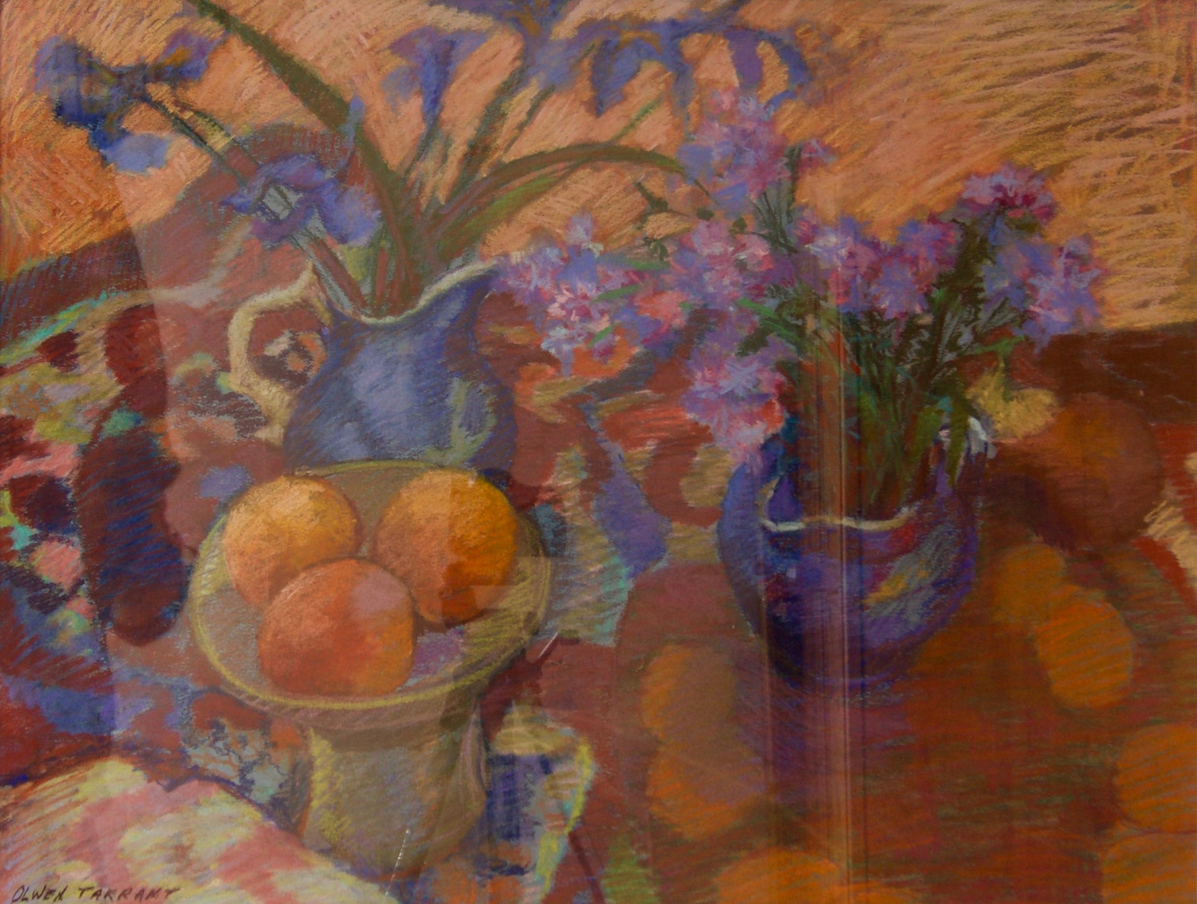 Impressionistisches Blumen- und Obststück des Impressionismus – Pastell von Olwen Tarrant 