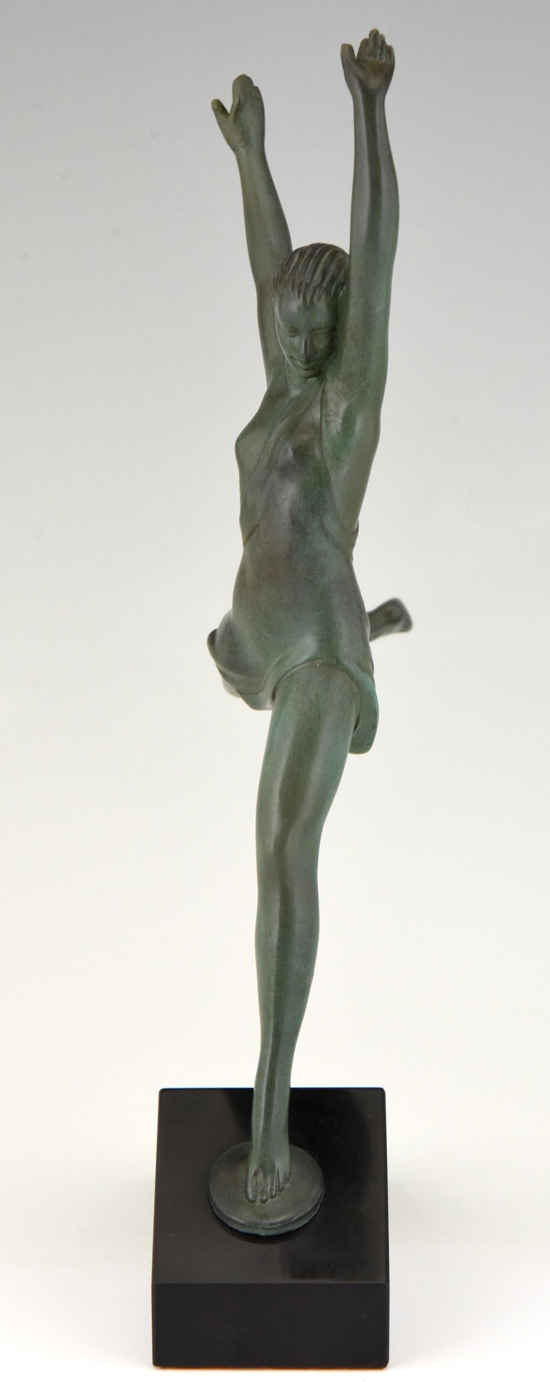 Français Olympe Sculpture Art Déco Femme Courante Fayral Pierre Le Faguays:: France:: 1930