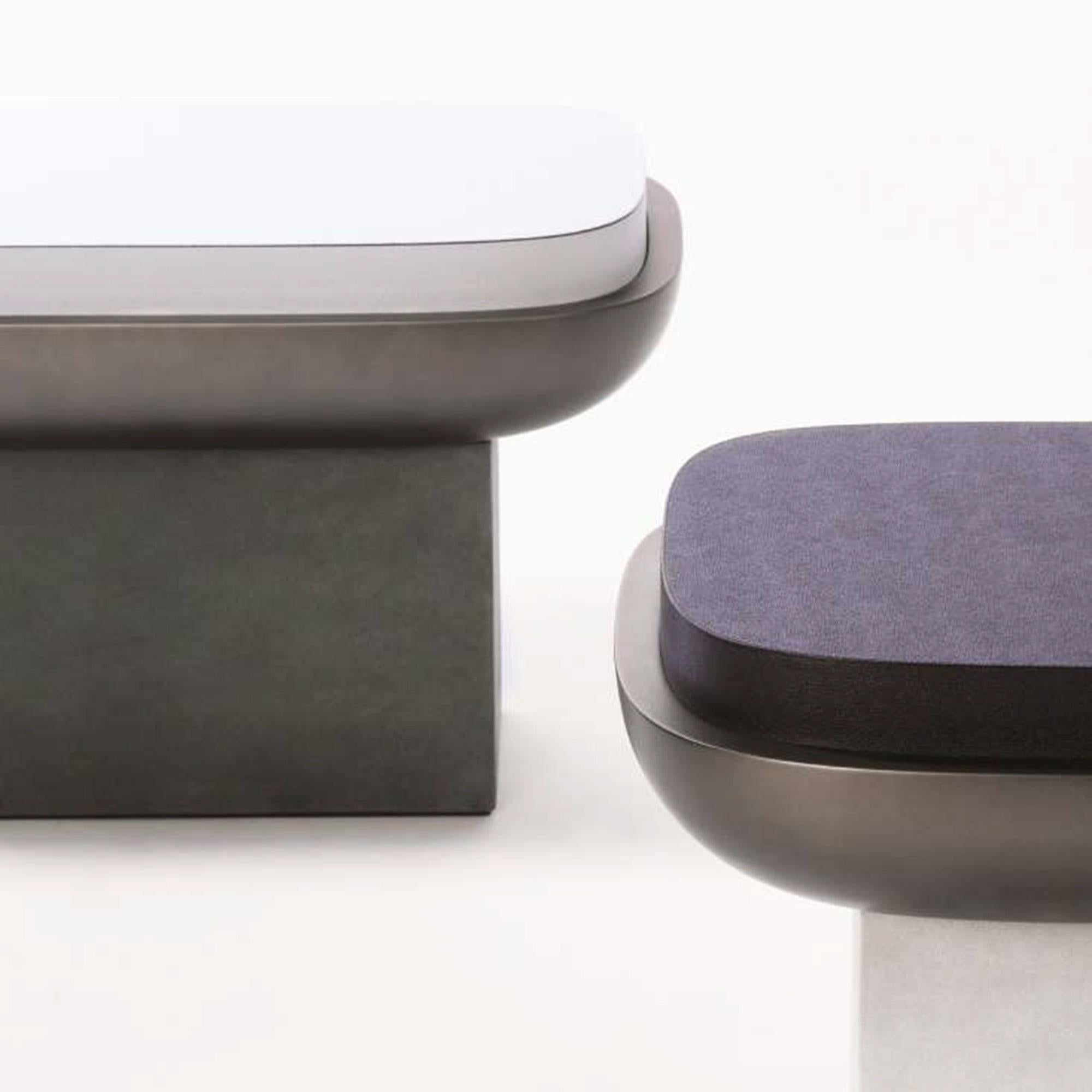For nearly twenty years, the Giobagnara brand has combined traditional know-how and leading-edge technology to produce elegance of the highest standard. With luxurious creations available in a unique and virtually limitless color palette of leathers