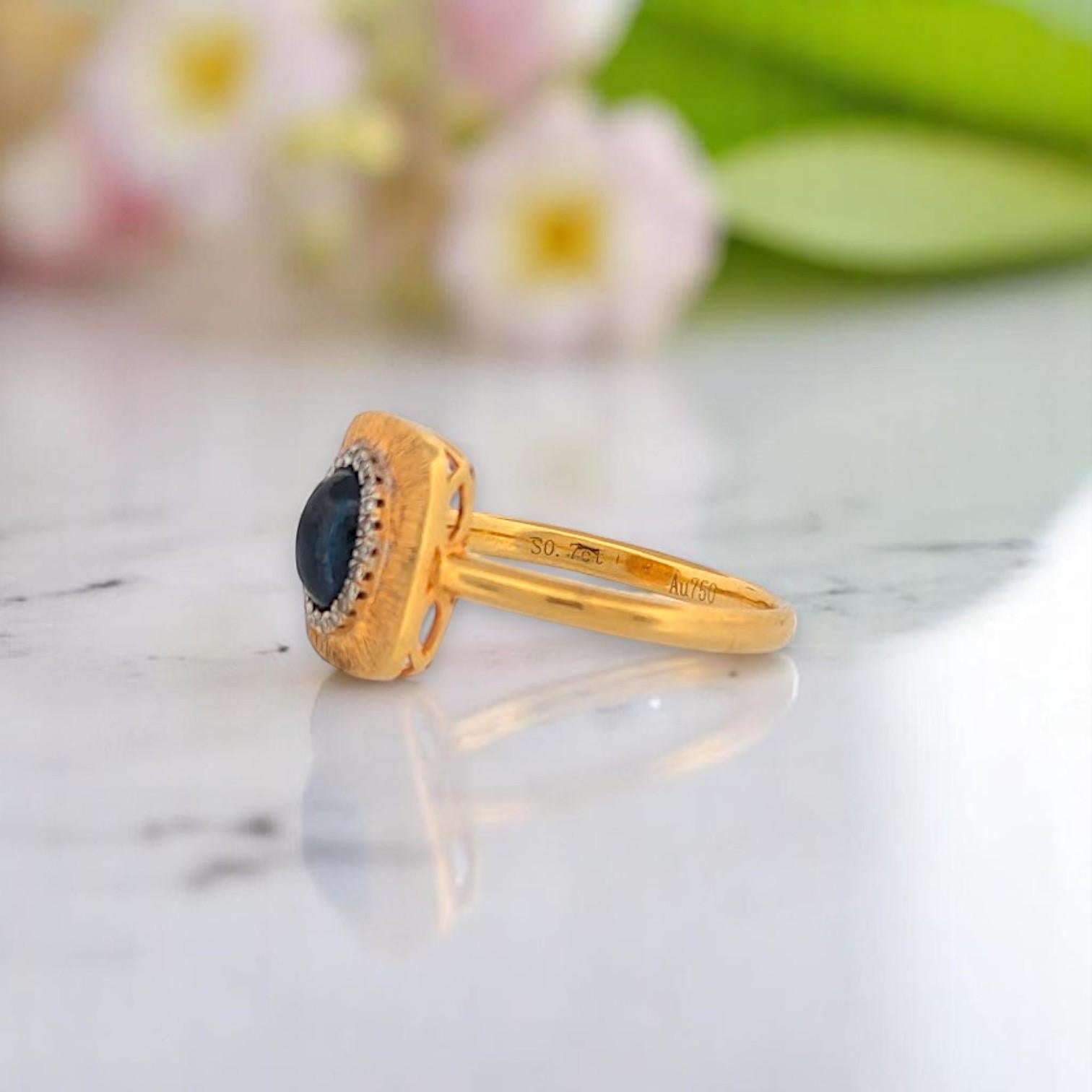 Anello Olympia  Oro giallo 18 carati con zaffiro cabochon da 0,70 carati e diamanti Nature In condizioni Nuovo in vendita a Greeneville, TN