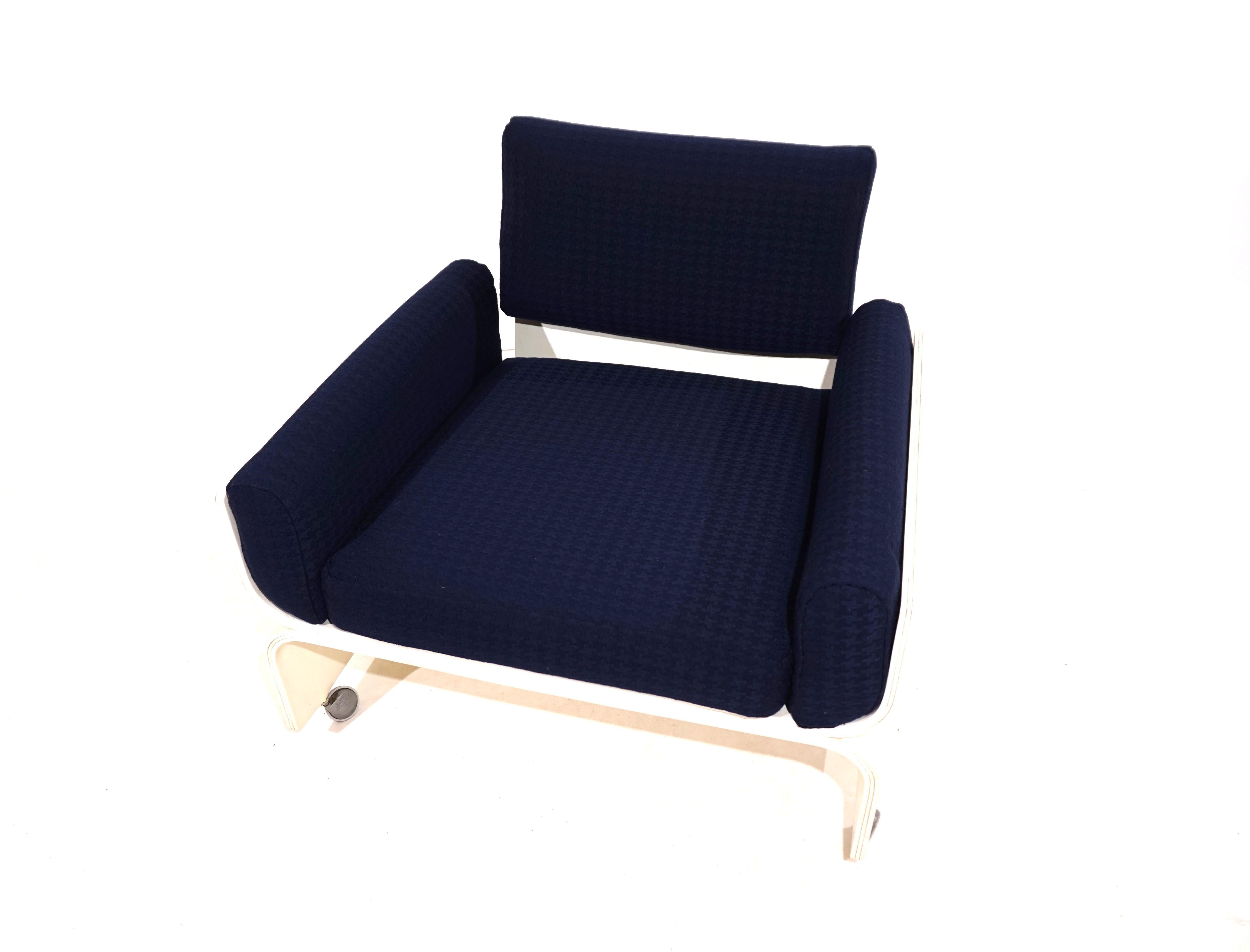 Bentwood Olympic Airways lounge chair 60s For Sale