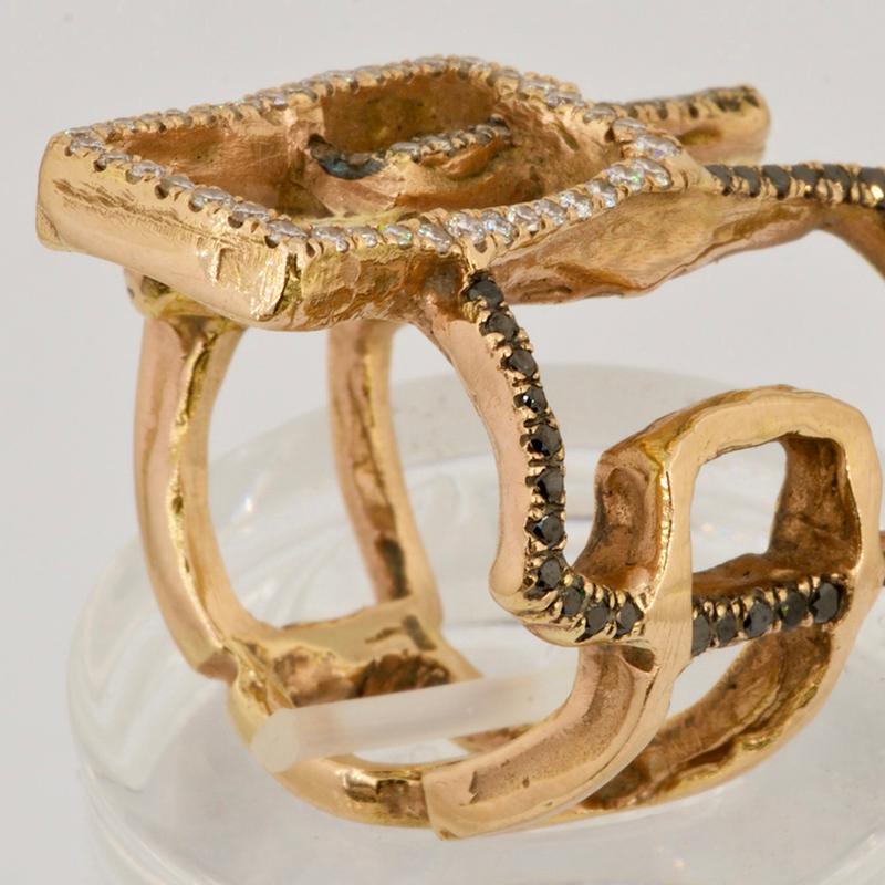 Taille ronde Bague ancienne certifiée Olympus Art, en or, diamants bruns et noirs, New Age en vente