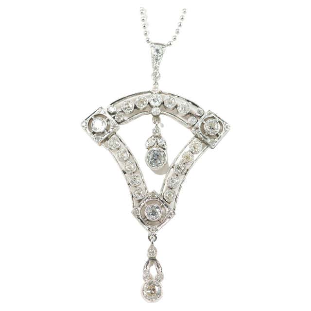 1920s Pendant Necklaces - 230 For Sale at 1stDibs