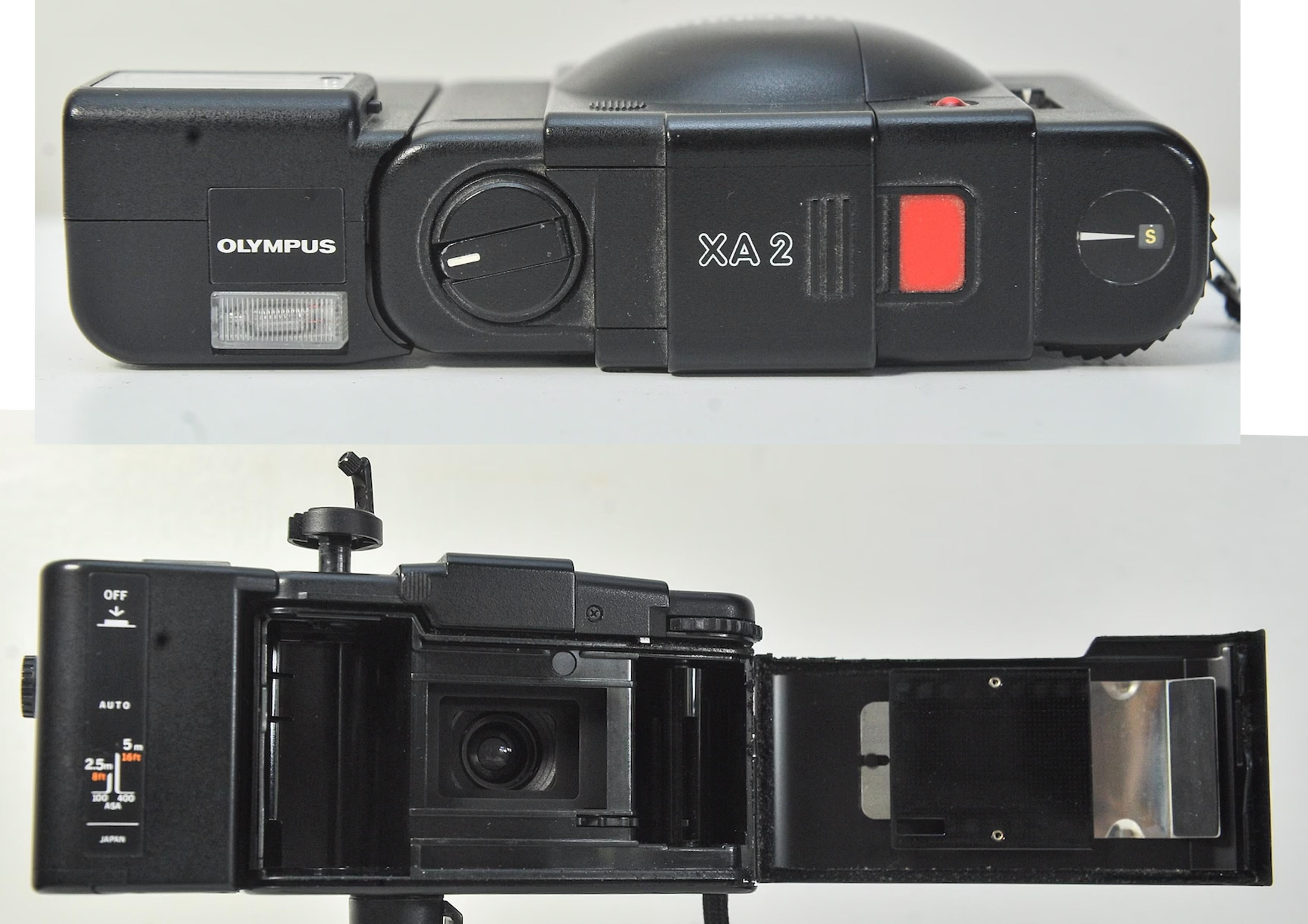 Plastic Olympus XA2 35mm Pocket Rangefinder Camera with 35mm Olympus Zuiko F3.5 For Sale