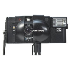 Olympus XA2 35mm Pocket Rangefinder Camera with 35mm Olympus Zuiko F3.5