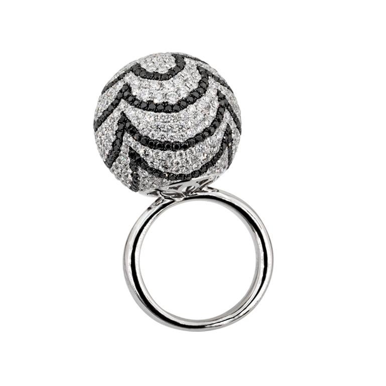 Olympus Art Cretified, White Gold, Diamond Black Fashion ROUND Ring
White Gold 18 K, 
Diamond 5.07 Carat, 
Diamond Black 1.48 Carat