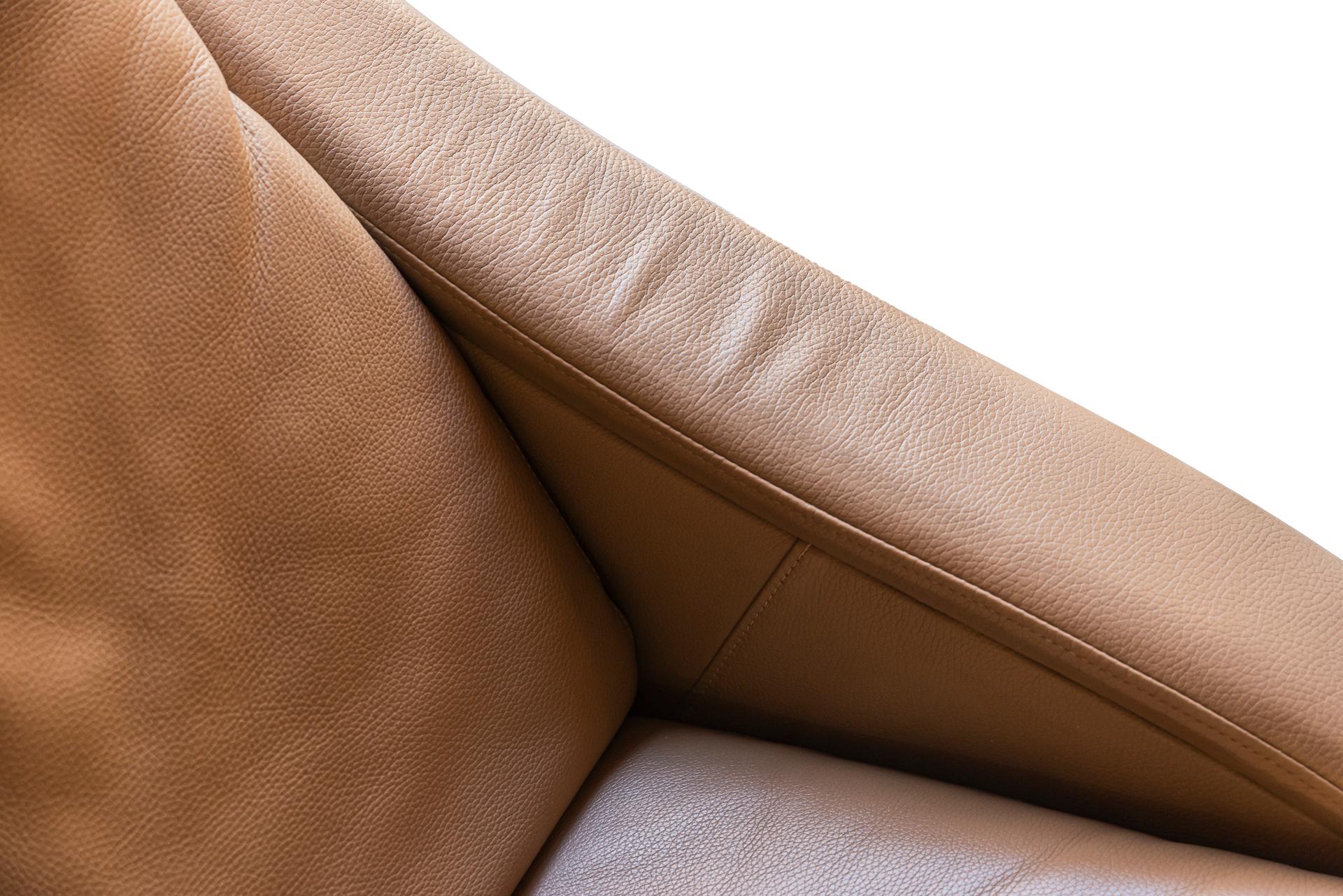 Cuir Chaise pivotante Bakea de O&M Design pour Roche Bobois, France, datant d'environ 2000