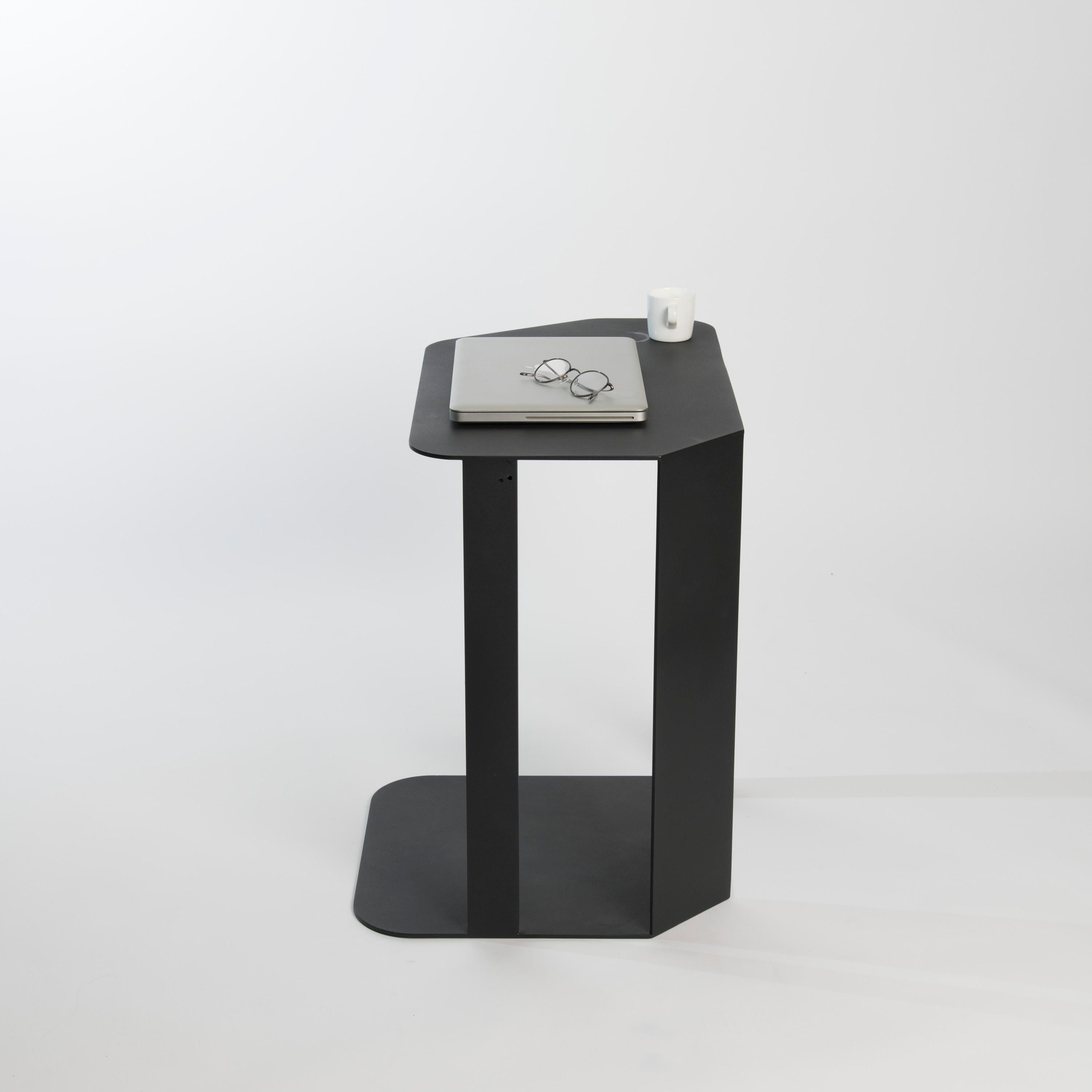 Black minimalist aluminium Laptop Side Table - om37 by mjiila, in stock In New Condition For Sale In PARIS, FR