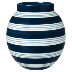 Omaggio - Vase Nuovo bleu foncé H : 8.1" Ø : 7.3" Omaggio - Vase Nuovo bleu foncé H : 8.1" Ø : 7.3"