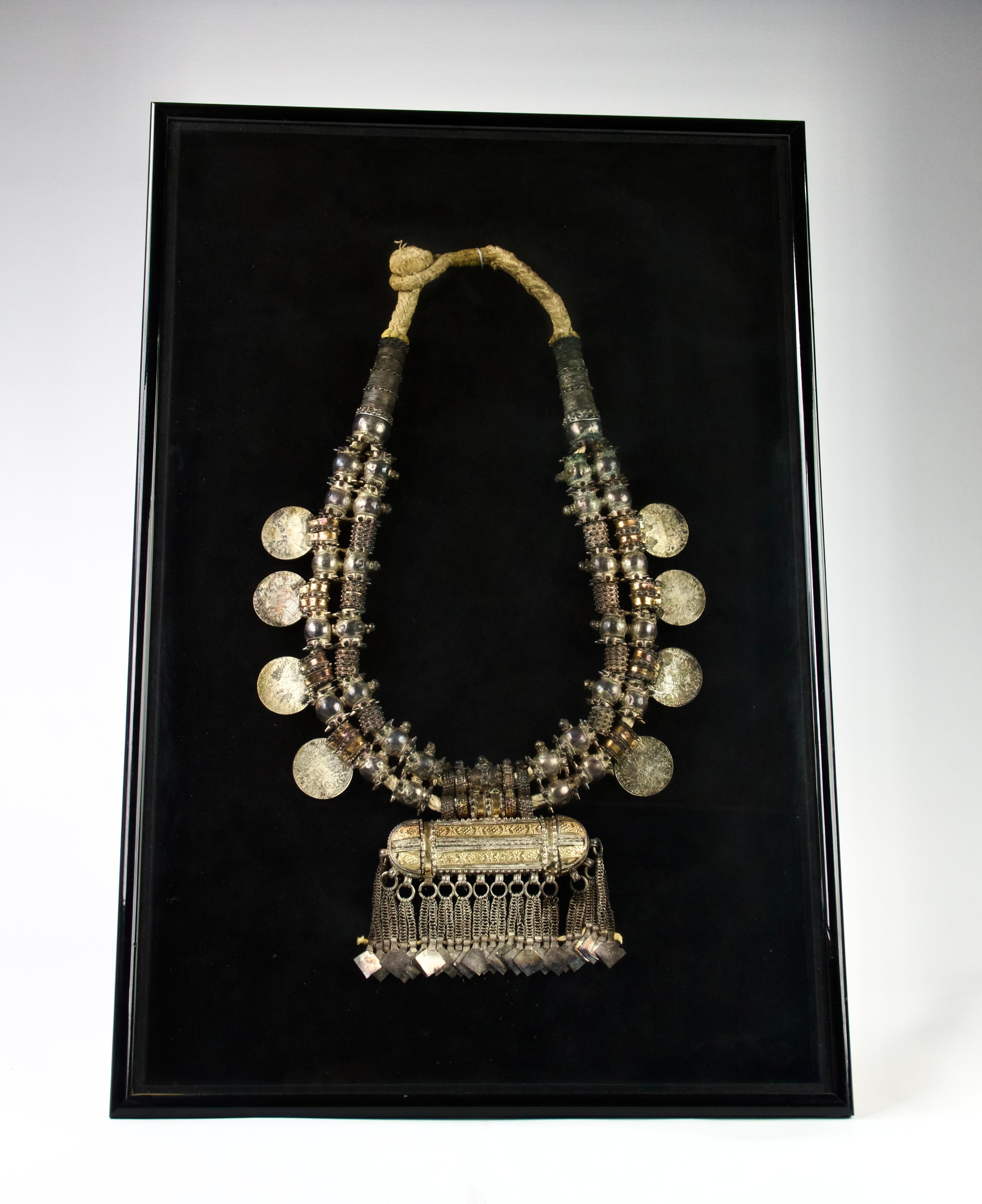 Gold Oman, Necklace, 19th Century For Sale