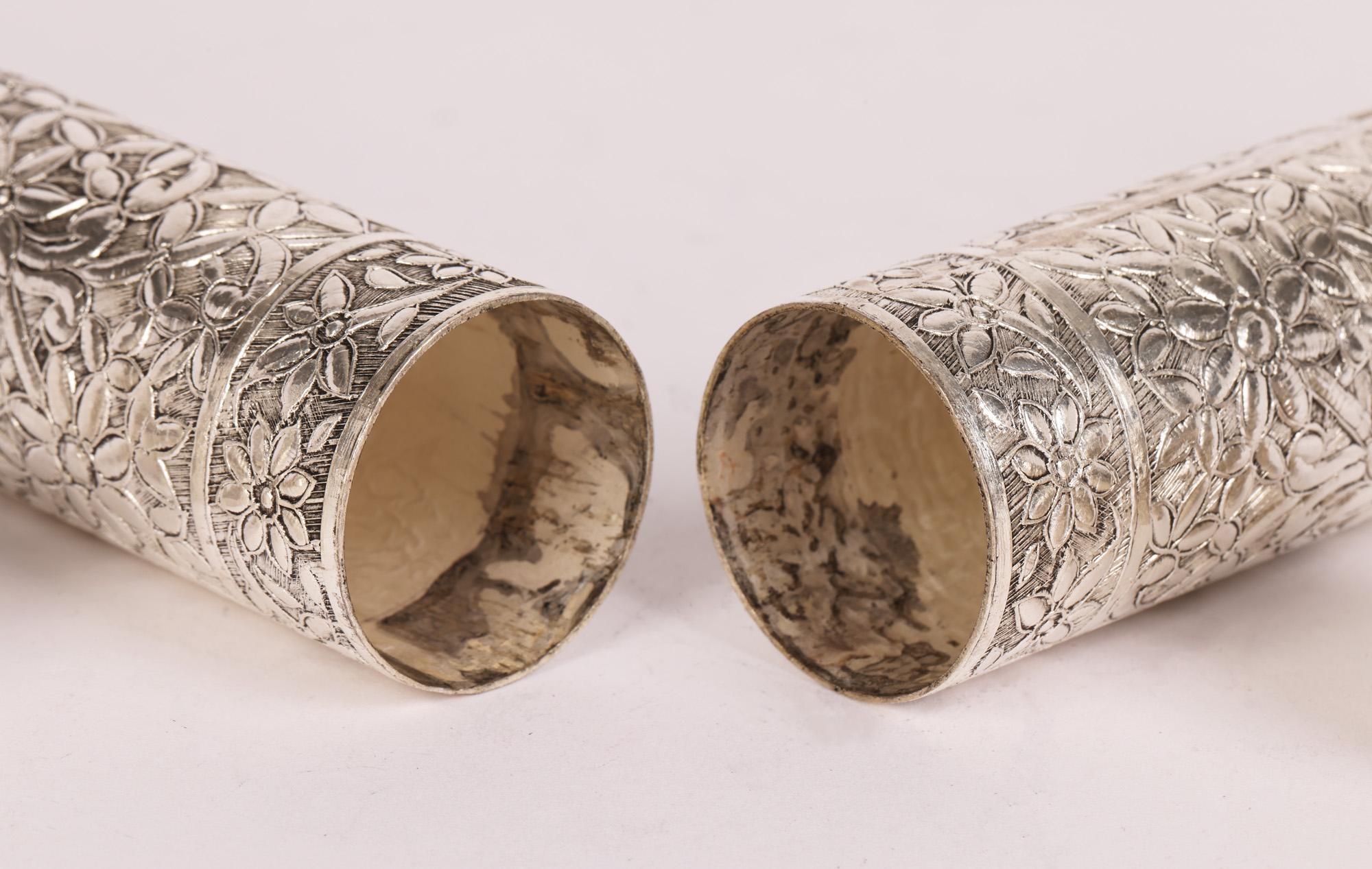 Omani Silber Paar silberne florale gravierte Schriftrollen oder Dokumentenhalter 2