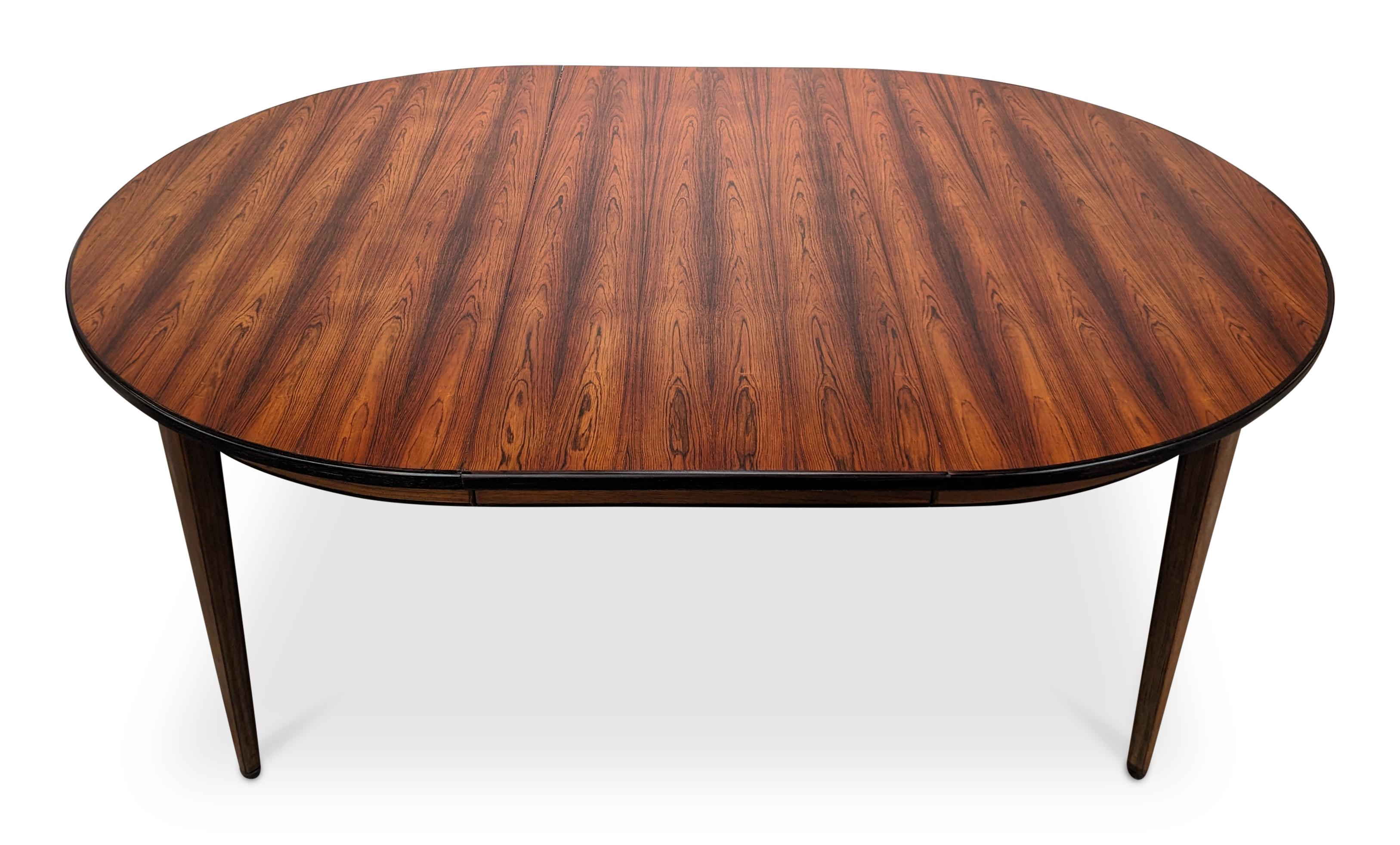 Omann Jun Round Rosewood Table w 1 Leaf - 022433 Vintage Danish Mid Century In Good Condition In Brooklyn, NY