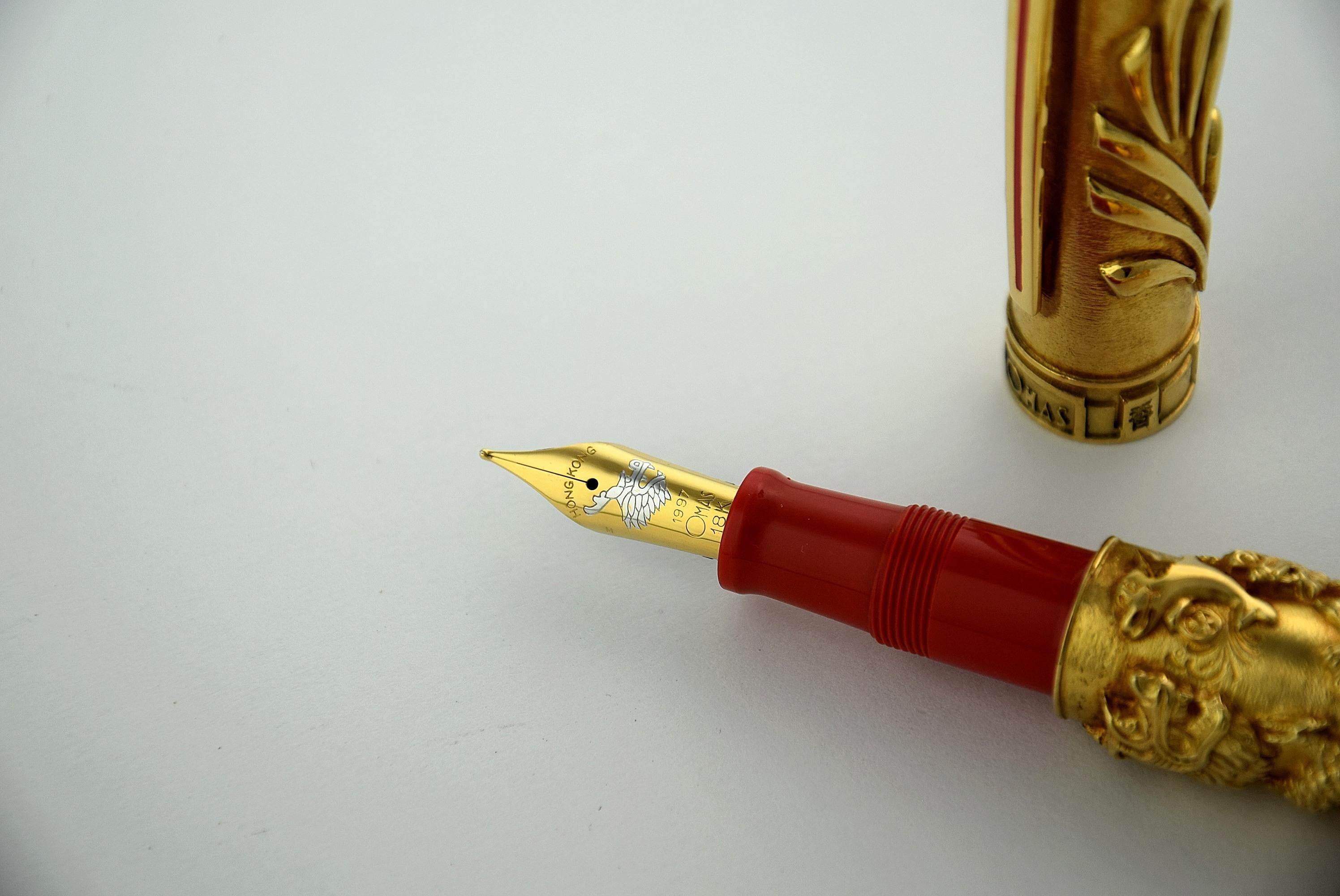 Omas 1997 18-Karat Gold Return to the Motherland Limited Edition Fountain Pen For Sale 7