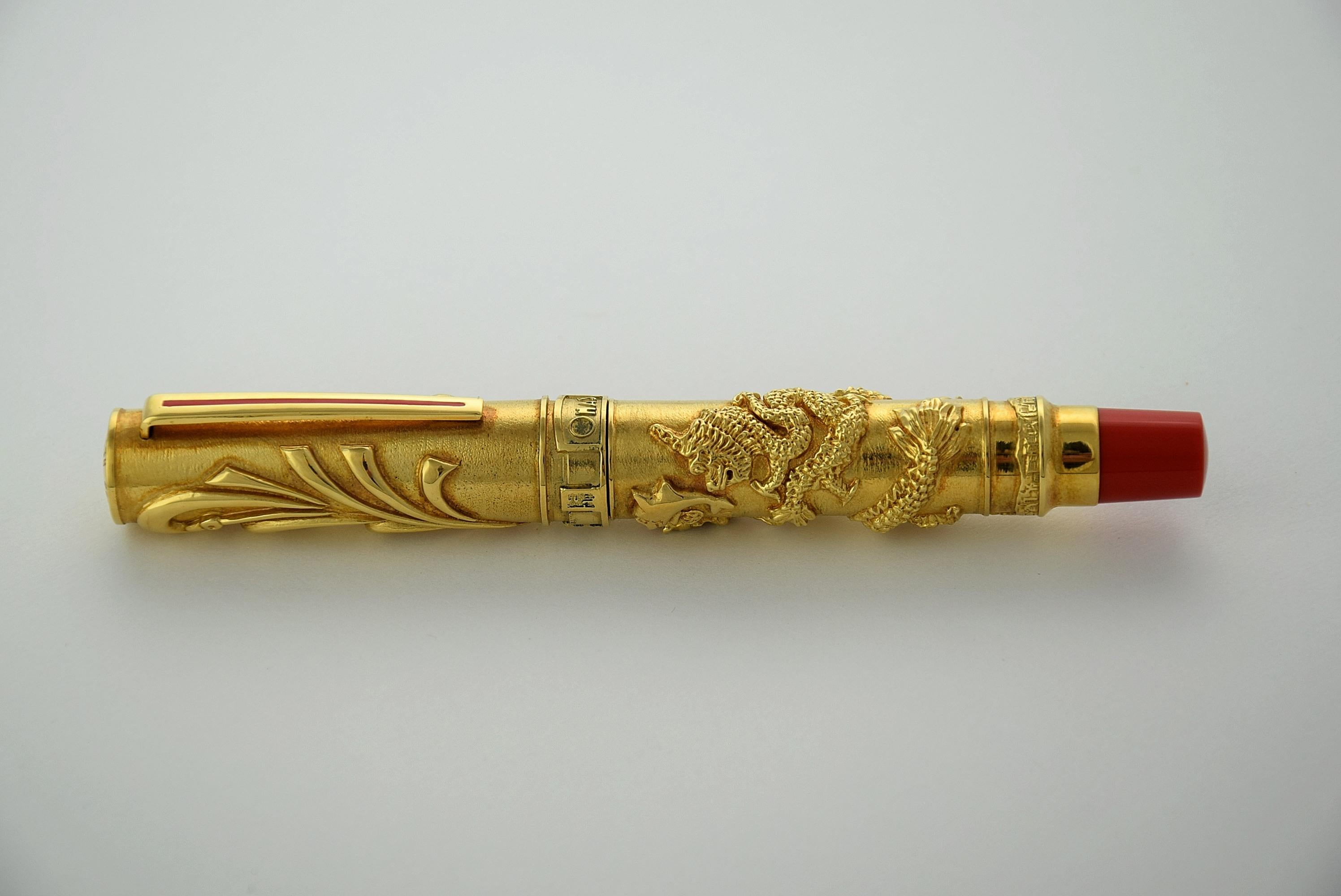 Modern Omas 1997 18-Karat Gold Return to the Motherland Limited Edition Fountain Pen For Sale