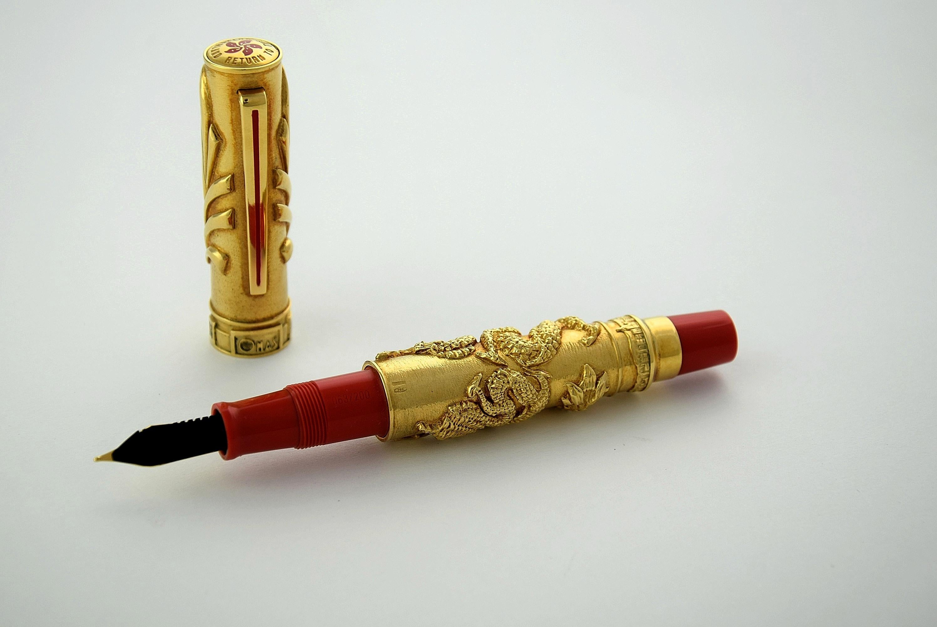 Omas 1997 18-Karat Gold Return to the Motherland Limited Edition Fountain Pen For Sale 1