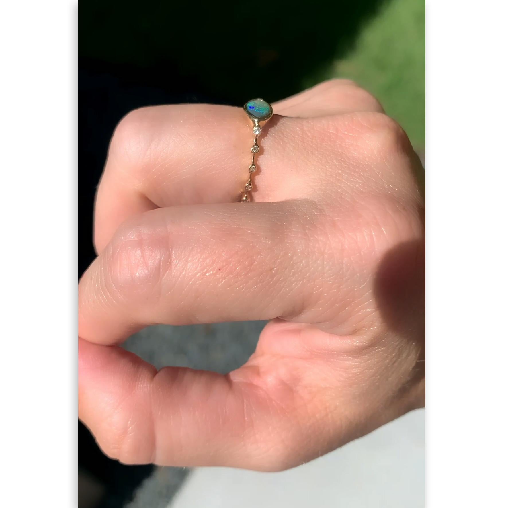 Taglio marquise Anello a bolla d'oro con opale australiano ombré e diamanti, Just Jules 2024 in vendita