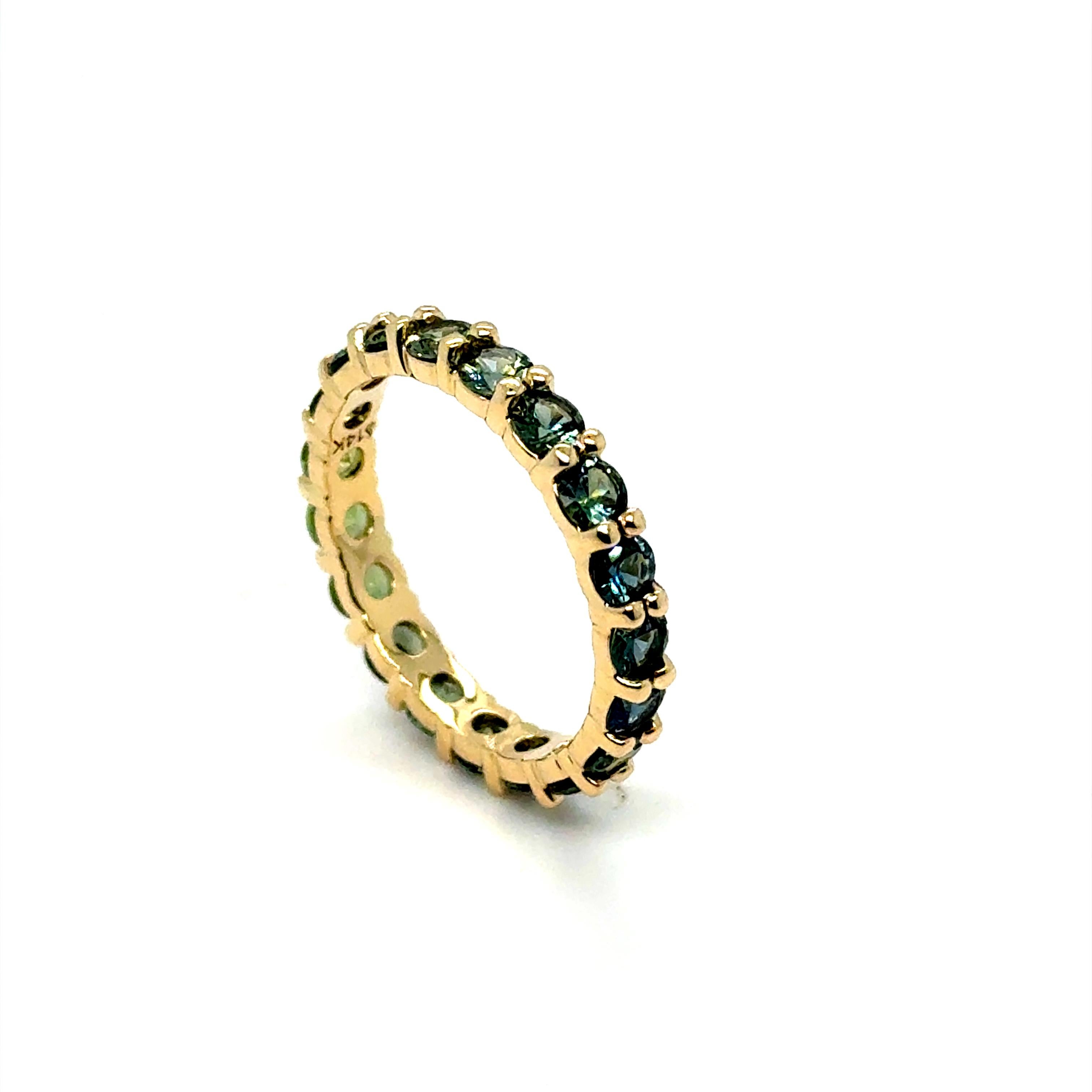 Alianza Eternidad Ombre, Zafiro Natural, Alianza Eternidad Oro Amarillo 14K Moderno en venta