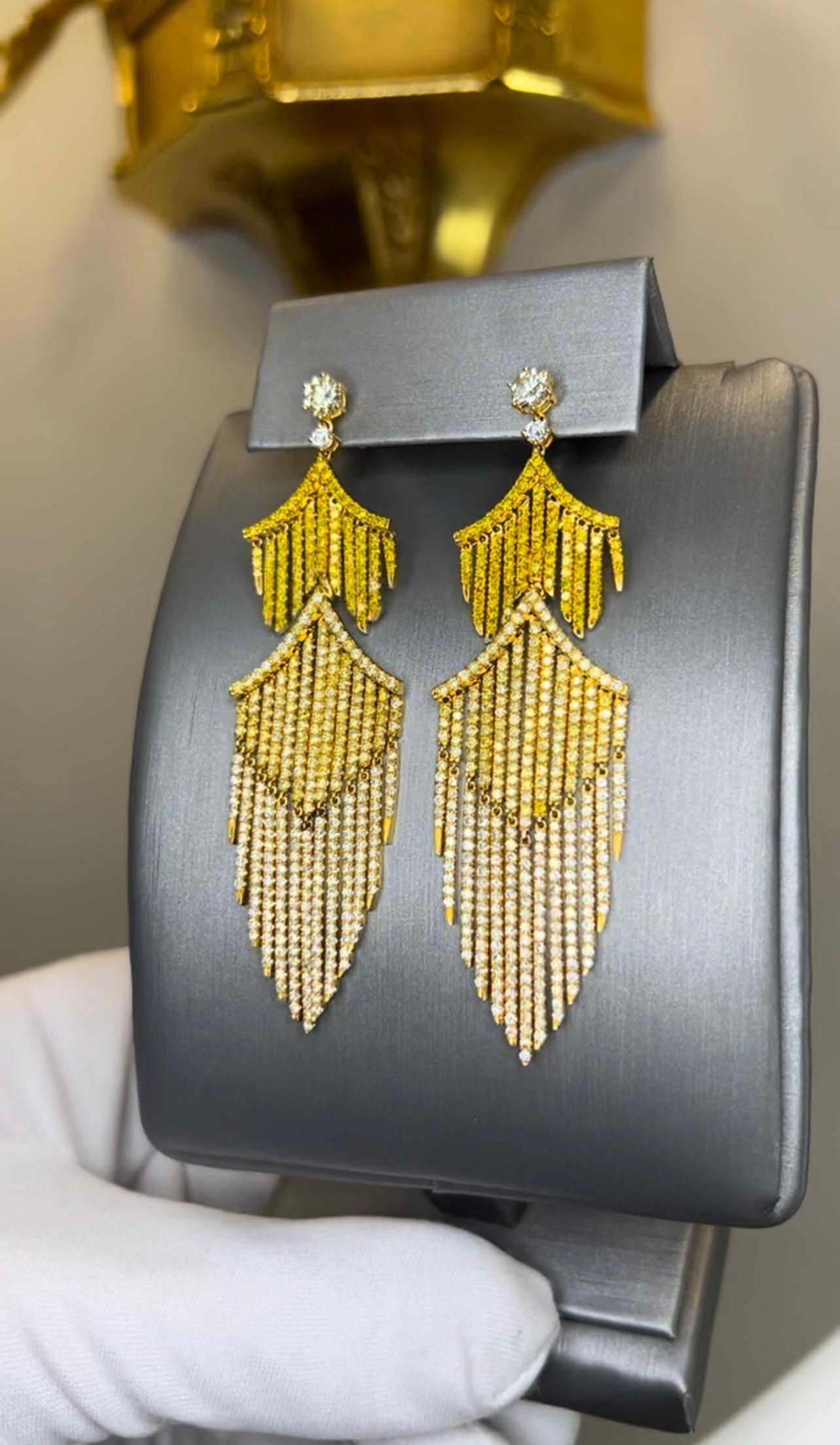 Boucles d'oreilles chandelier en or jaune 18 carats avec diamant blanc et jaune fantaisie 8.0ct en vente 4