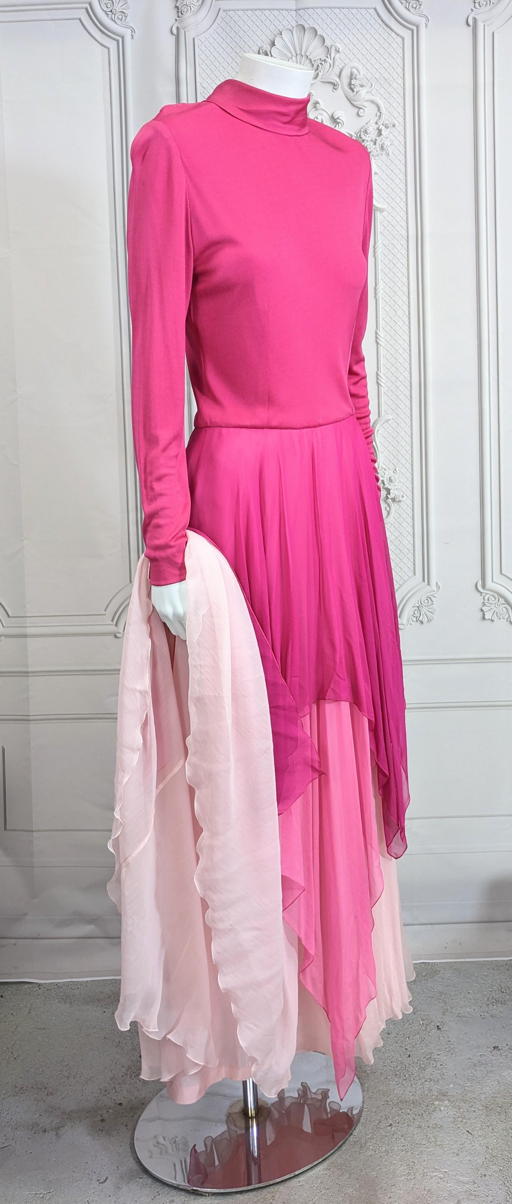 Ombre Kleid aus mattem Jersey und Chiffon mit Taschentuch, Charles Gelatt im Angebot 5