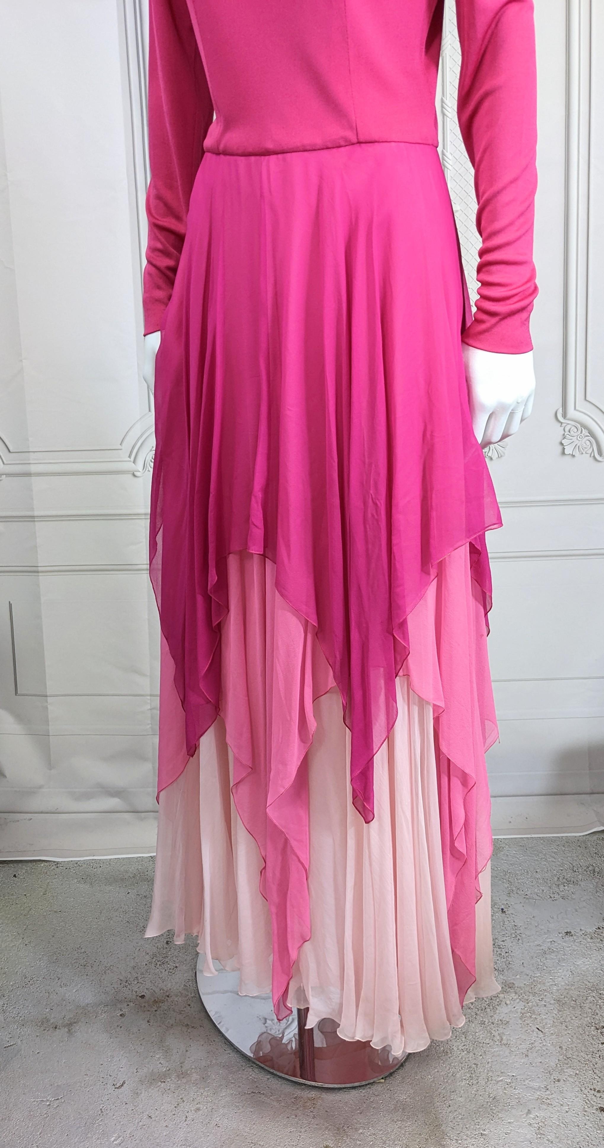 Ombre Kleid aus mattem Jersey und Chiffon mit Taschentuch, Charles Gelatt im Zustand „Gut“ im Angebot in New York, NY