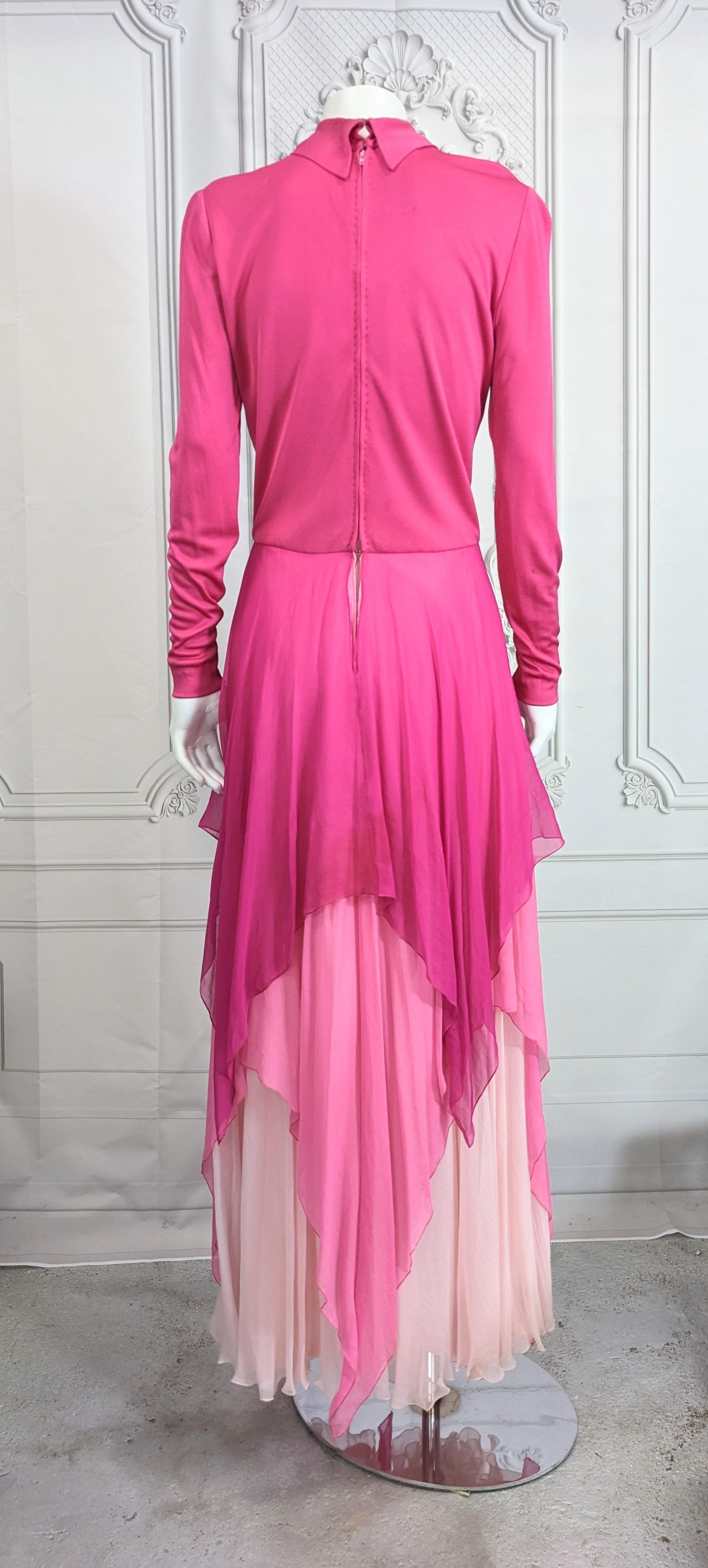 Ombre Kleid aus mattem Jersey und Chiffon mit Taschentuch, Charles Gelatt im Angebot 4