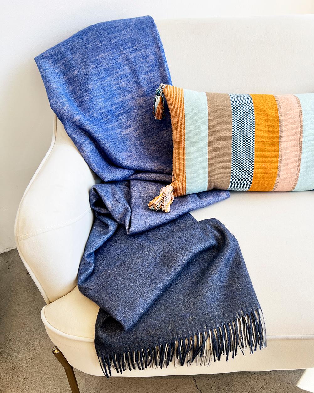 Cozy throw blankets for your home.

Measurements: 51