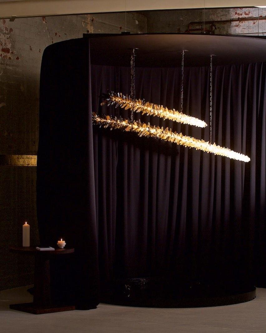 Lampada a sospensione Ombre Meteor Effect Natural Uncut Crystal 210 di Christopher Boots in vendita 7
