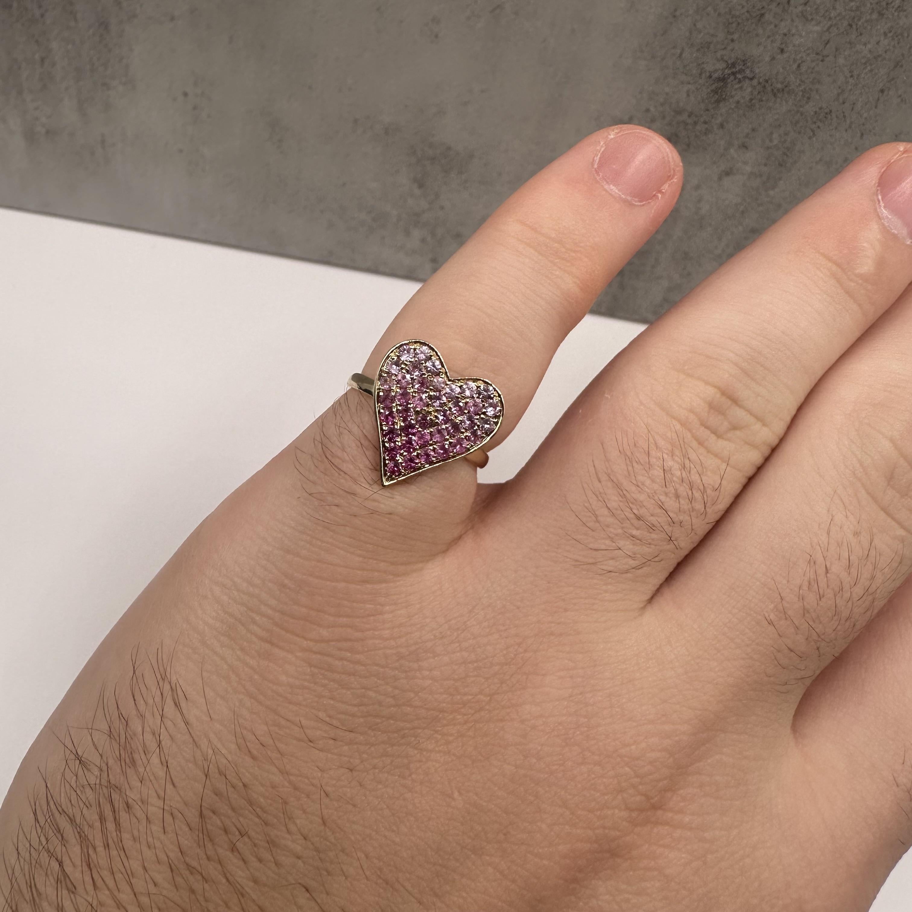 Ombre Pink Sapphire Heart Ring in 14kt Yellow Gold – 0.85ctw Sapphires, Size 6 In New Condition In West Hempstead, NY