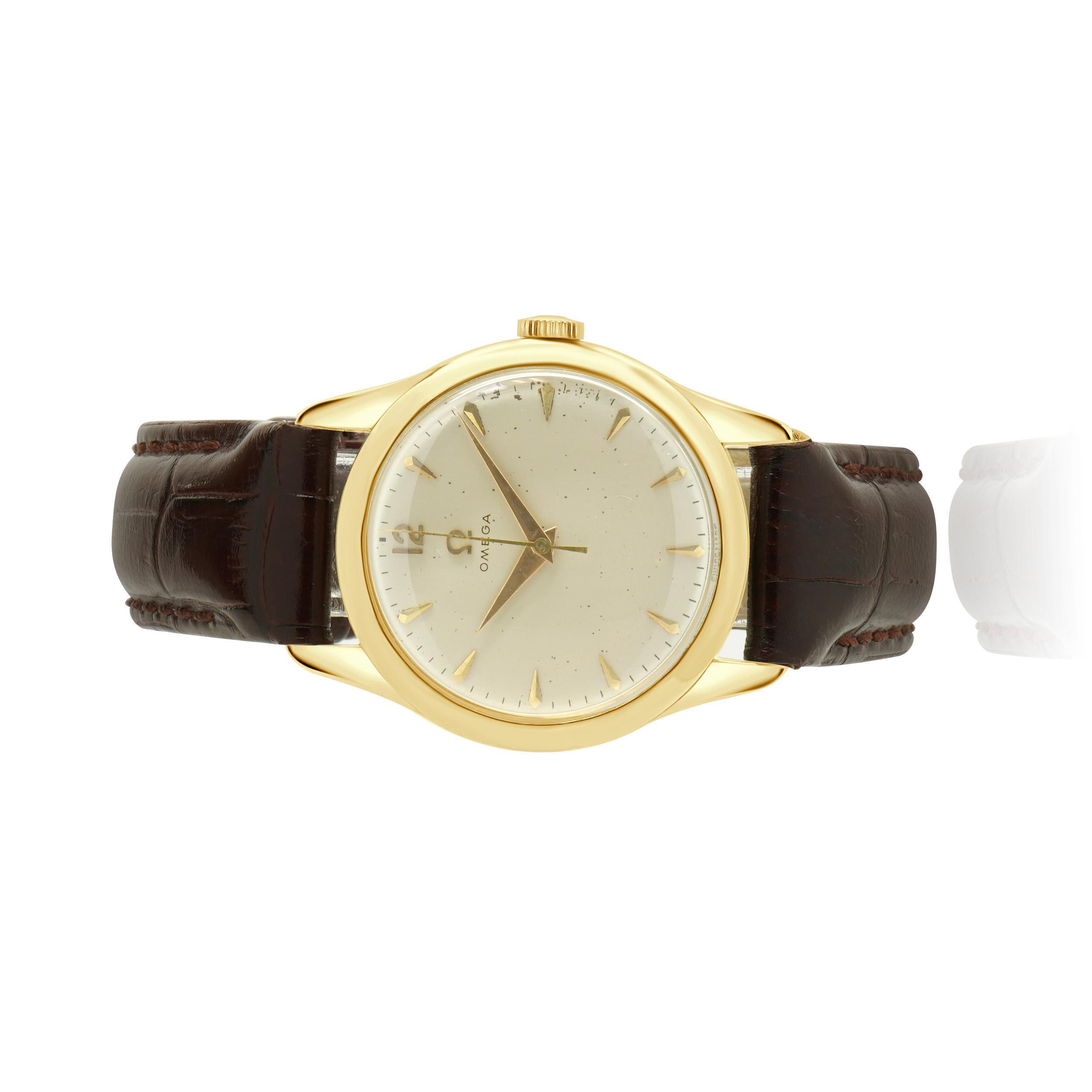 Brand: Omega
Movement: manual wind
Function: hours, minutes, seconds
Case: 33mm yellow gold case, plastic crystal, screw down crown,
Band: burgundy leather strap
Dial: white
Reference #2650 
Serial: # 11228XXX

Does not come complete with original