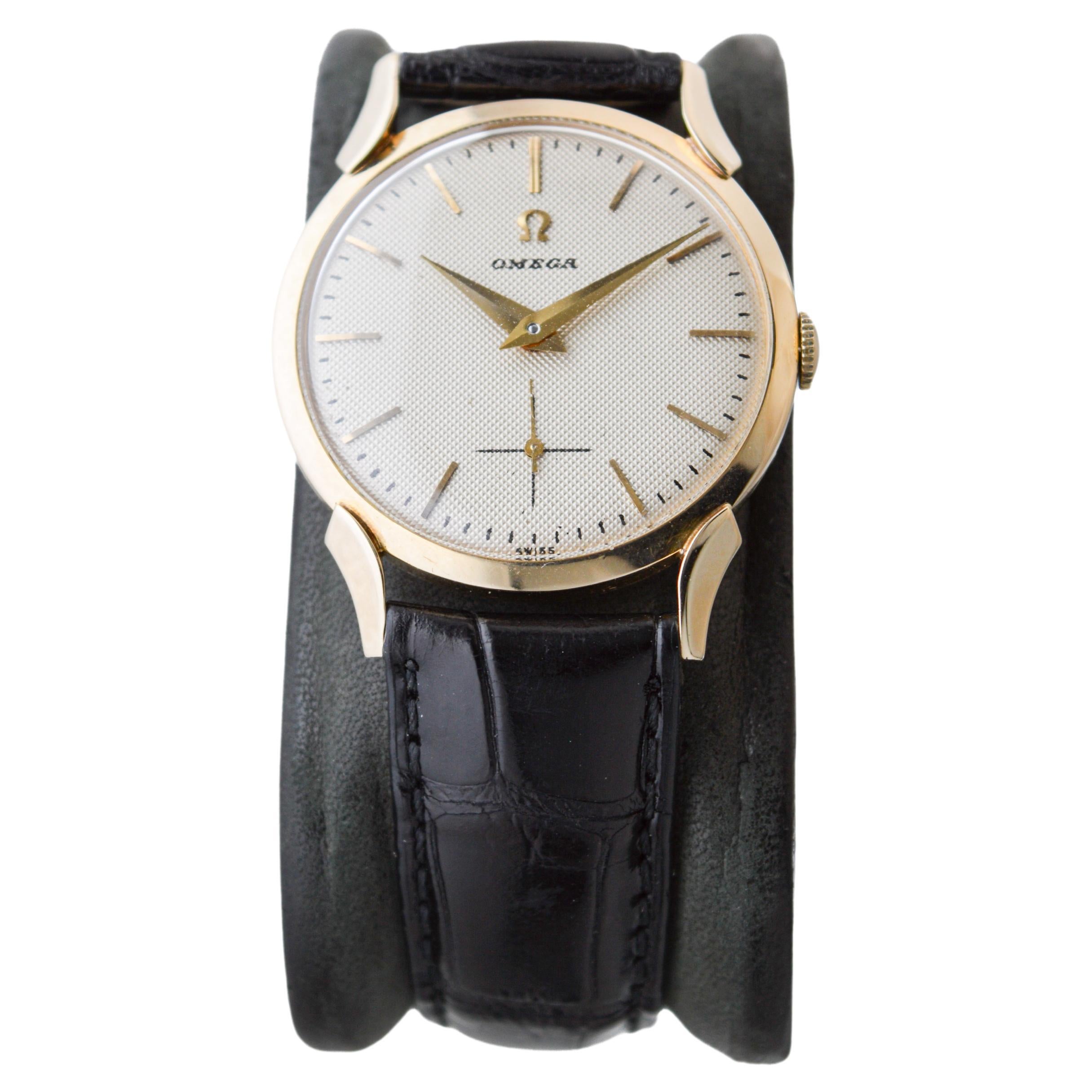 Omega 14Kt Solid Gold Watch Mid Century Watch with Original Waffle Dial In Excellent Condition For Sale In Long Beach, CA