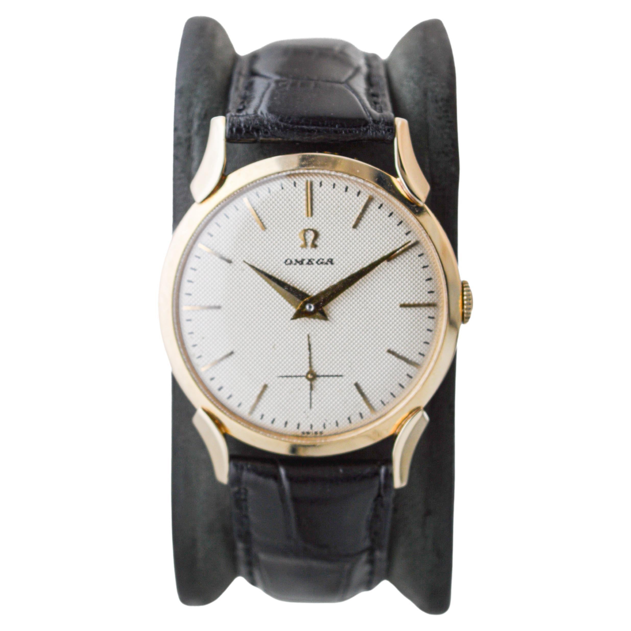 Orologio Omega in oro massiccio 14Kt Orologio di metà secolo con quadrante originale Waffle