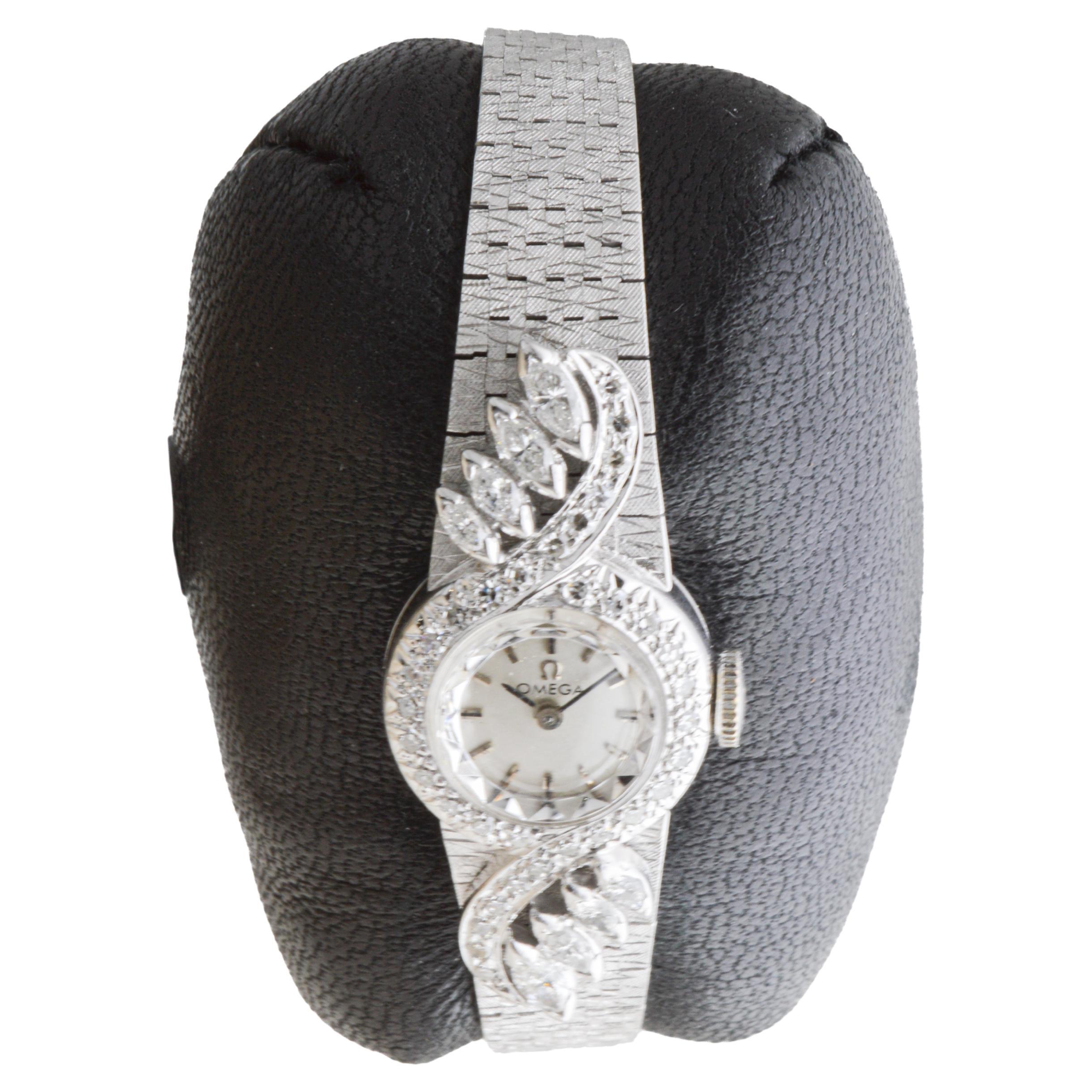 Omega 14Kt Solid White Gold Ladies 1950's Dress Watch with 1 Carat of Diamonds In Excellent Condition For Sale In Long Beach, CA