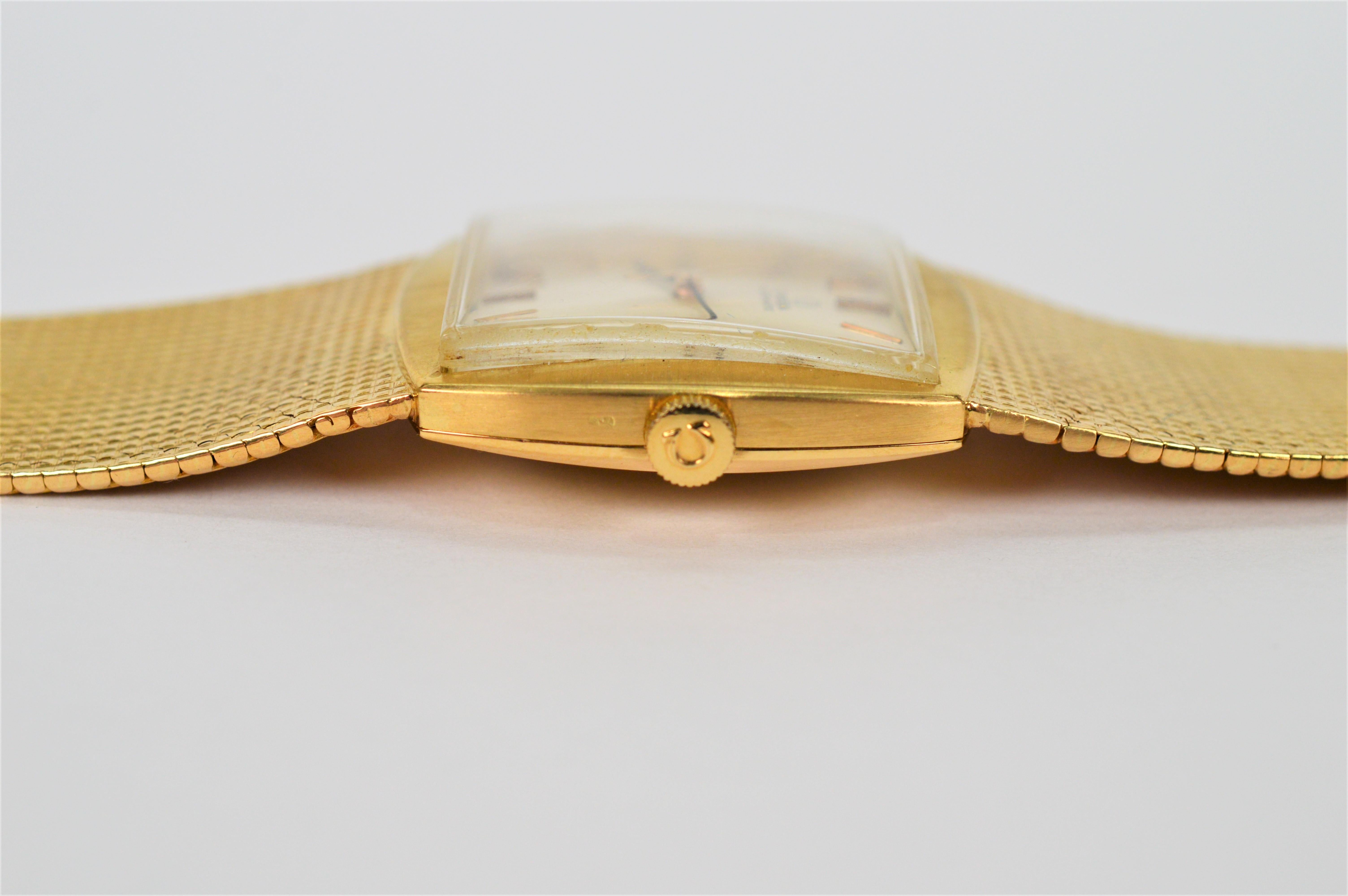 Omega 18 Karat Yellow Gold Men's Dress Wrist Watch with Box For Sale 3
