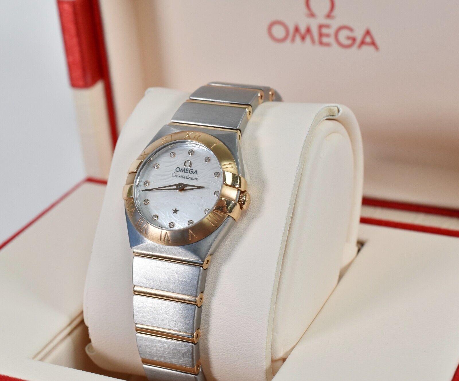 L'orologio Omega Constellation 24 mm da donna è un raffinato segnatempo che unisce oro 18 carati e acciaio inossidabile per un design lussuoso ma resistente. Il quadrante è impreziosito da indici di diamanti che aggiungono un tocco di eleganza. La
