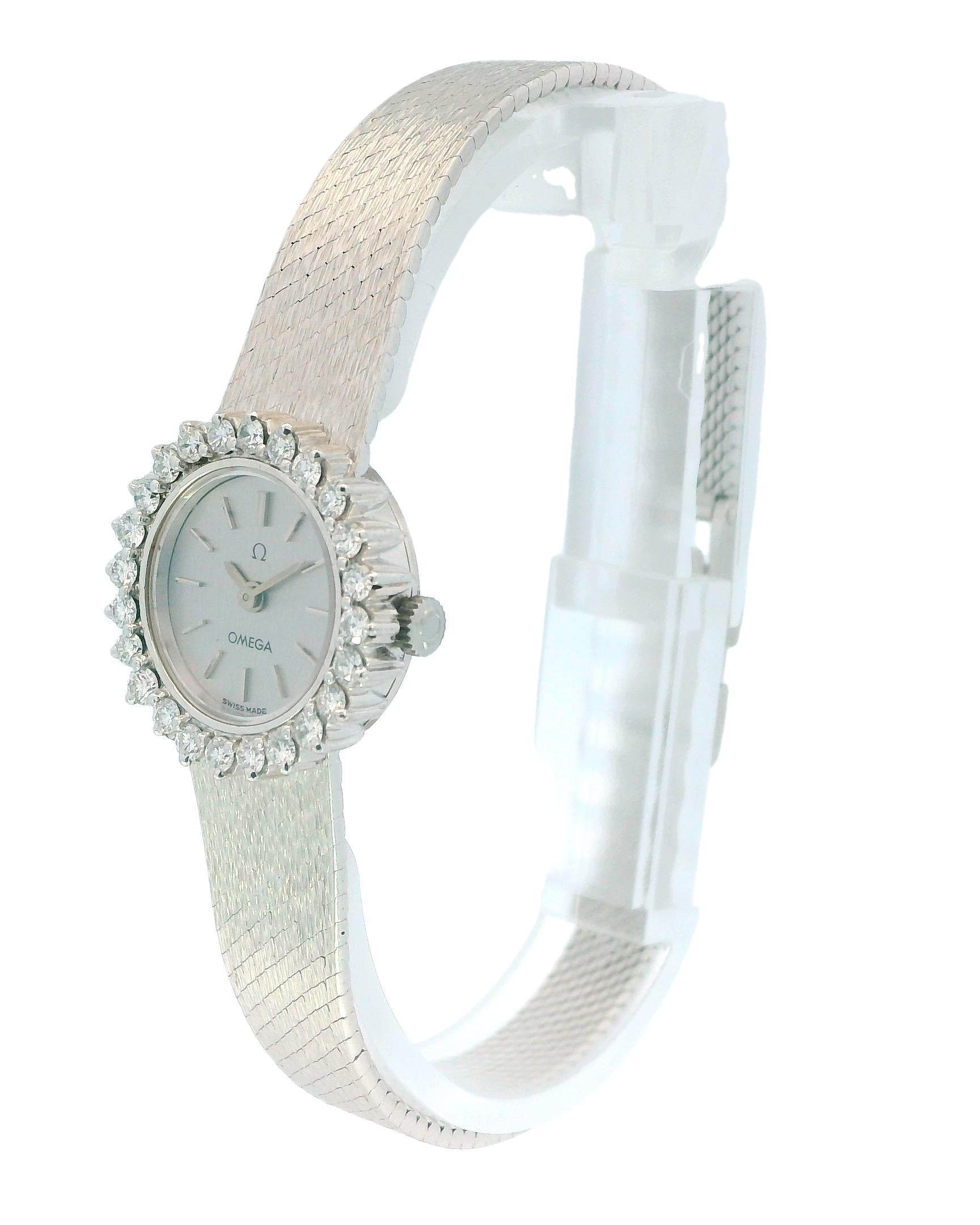 Round Cut Omega 18k White Gold & 1Ct Diamond Bezel Mesh Bracelet Ladies Watch For Sale