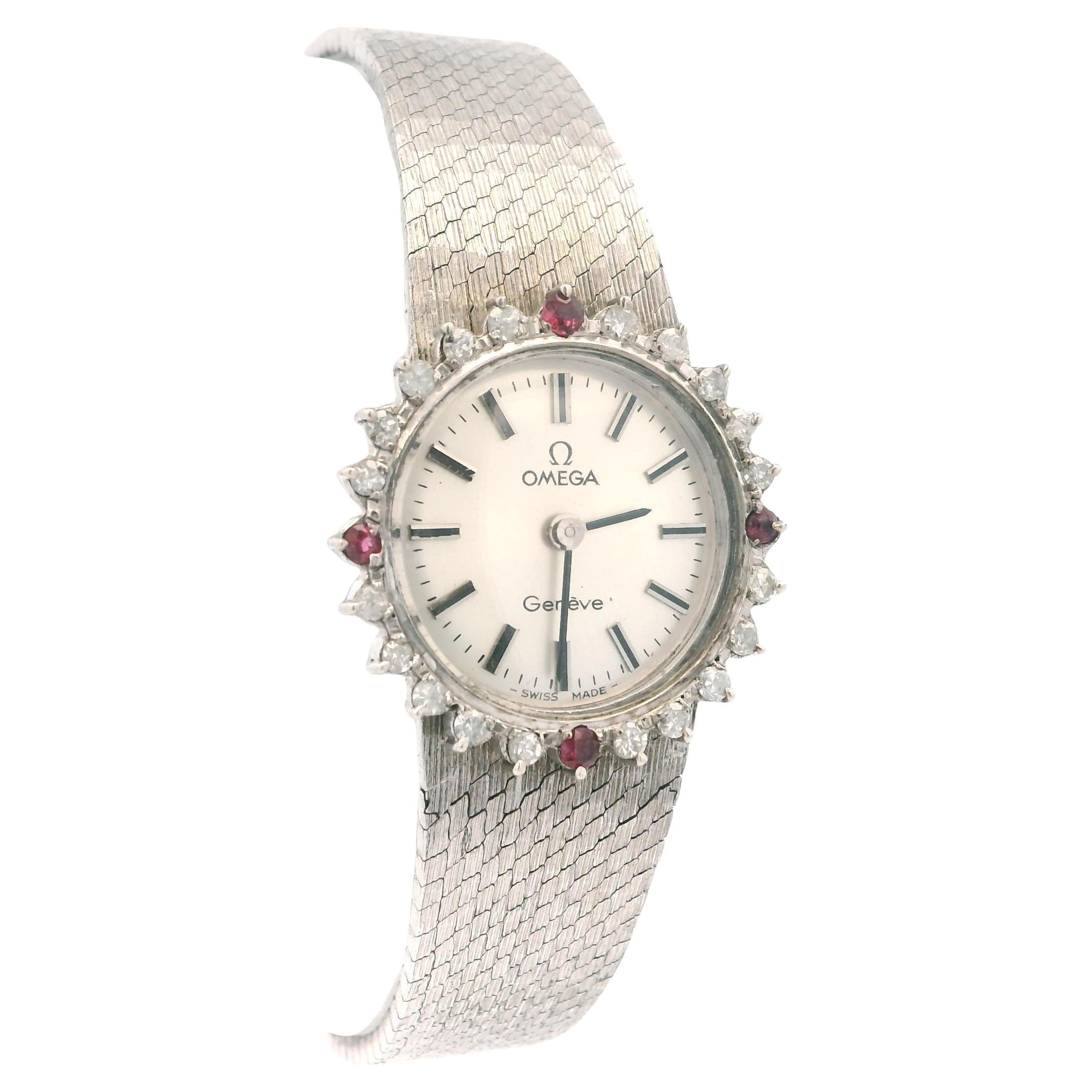 Reloj mecánico Omega de señora con bisel de diamantes y malla de oro blanco de 18 quilates