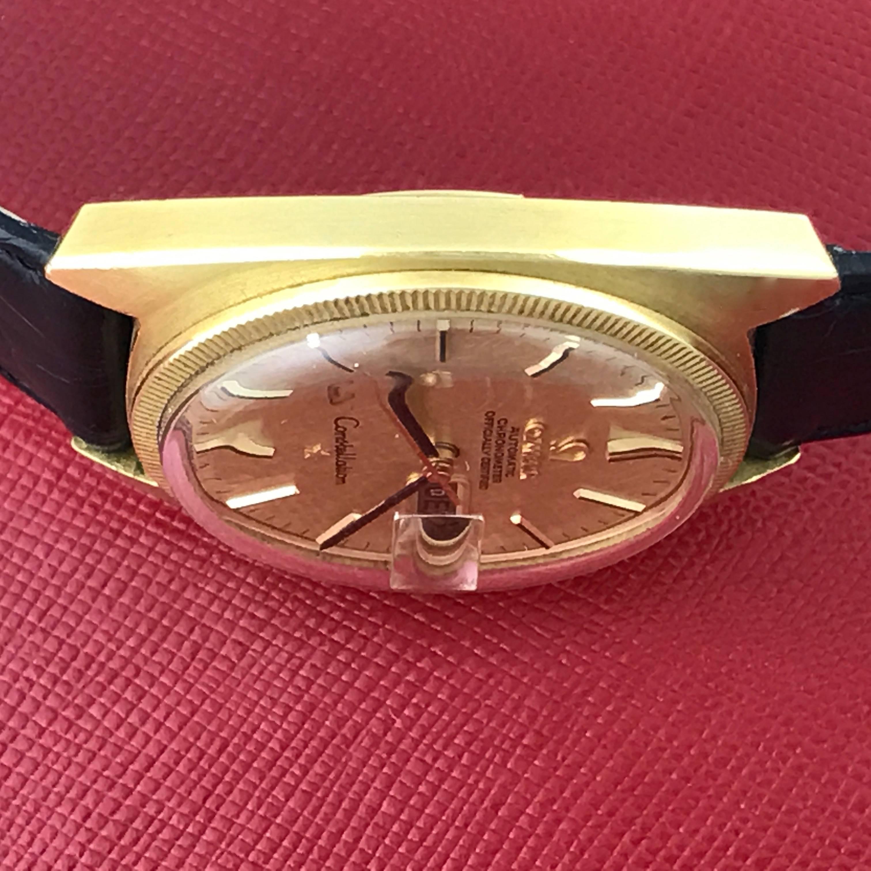 Contemporary Omega Yellow Gold Constellation Date Automatic Wristwatch, circa 1969 For Sale