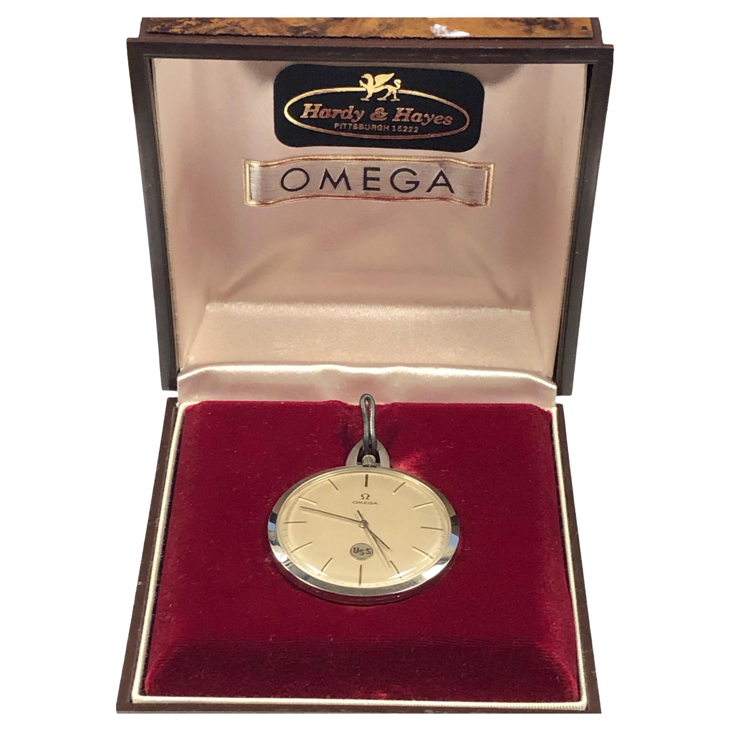 Omega, montre de poche de présentation des années 1970 pour les États-Unis en acier  en vente