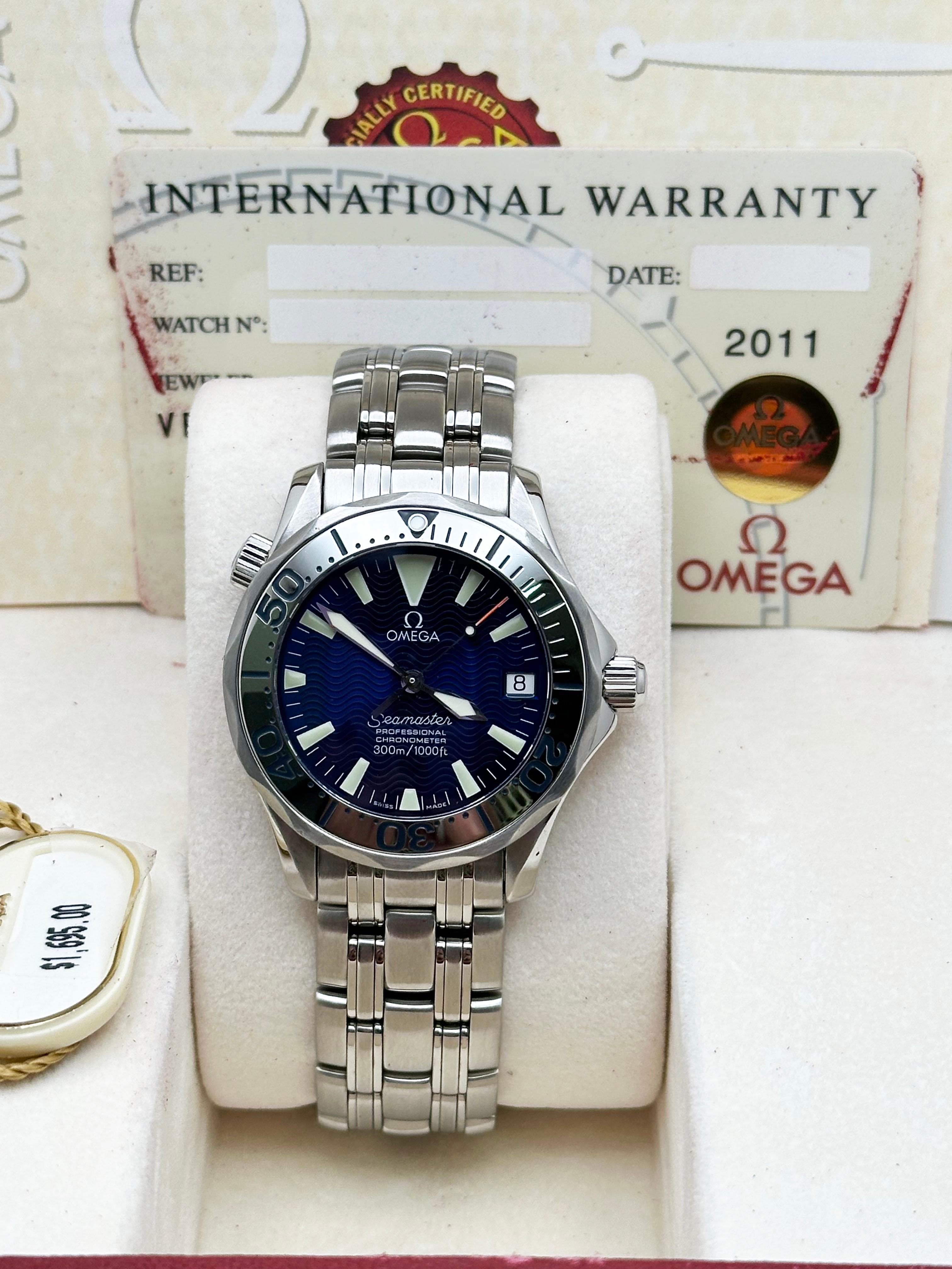 Omega 2053.80.00 Seamaster Blaues Zifferblatt Edelstahl-Kastenpapier mit blauem Zifferblatt im Zustand „Hervorragend“ in San Diego, CA