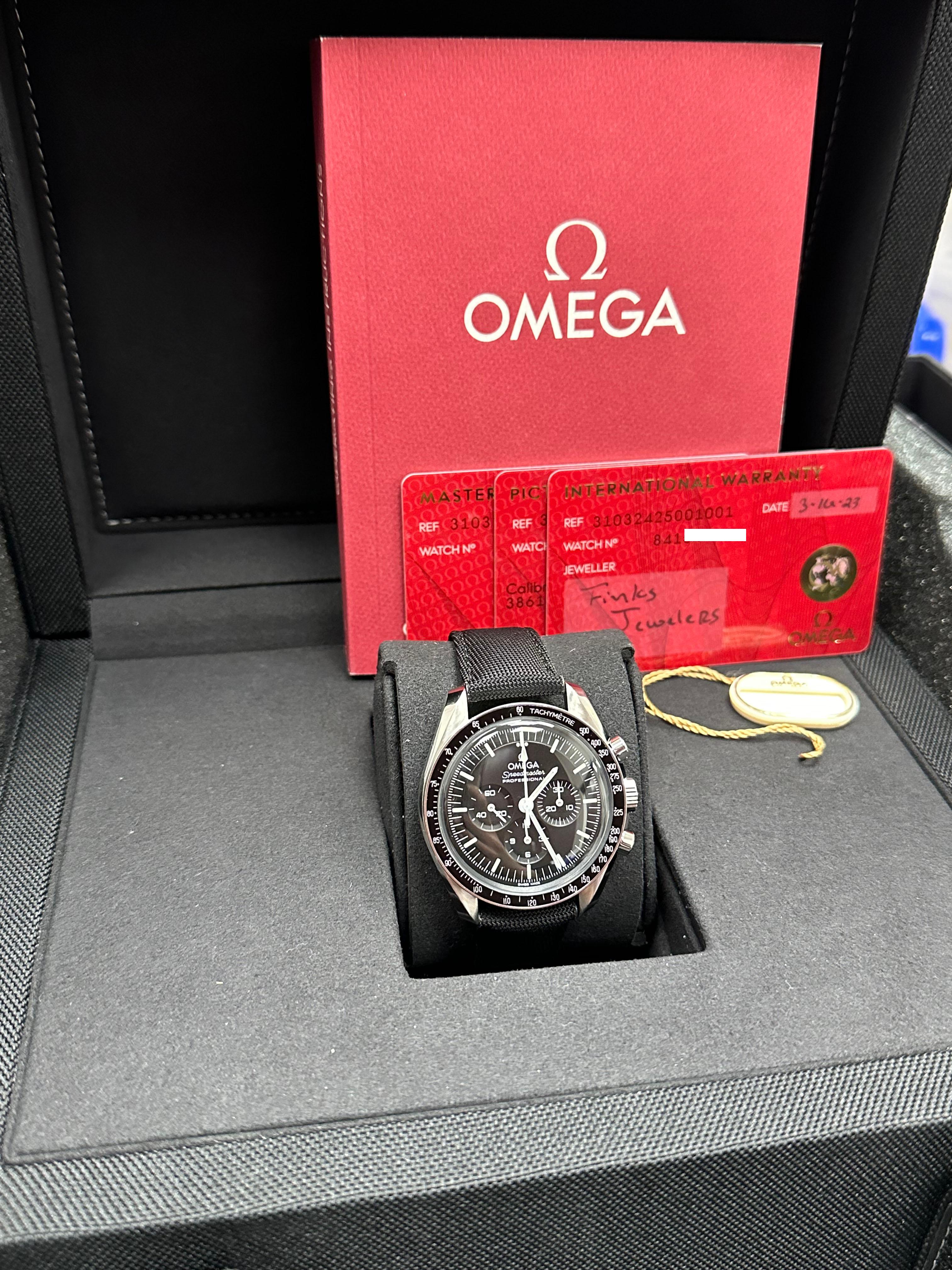 Omega 310.32.42.50.01.001 Speedmaster Professional Moonwatch Box Paper 2023 In Excellent Condition In San Diego, CA
