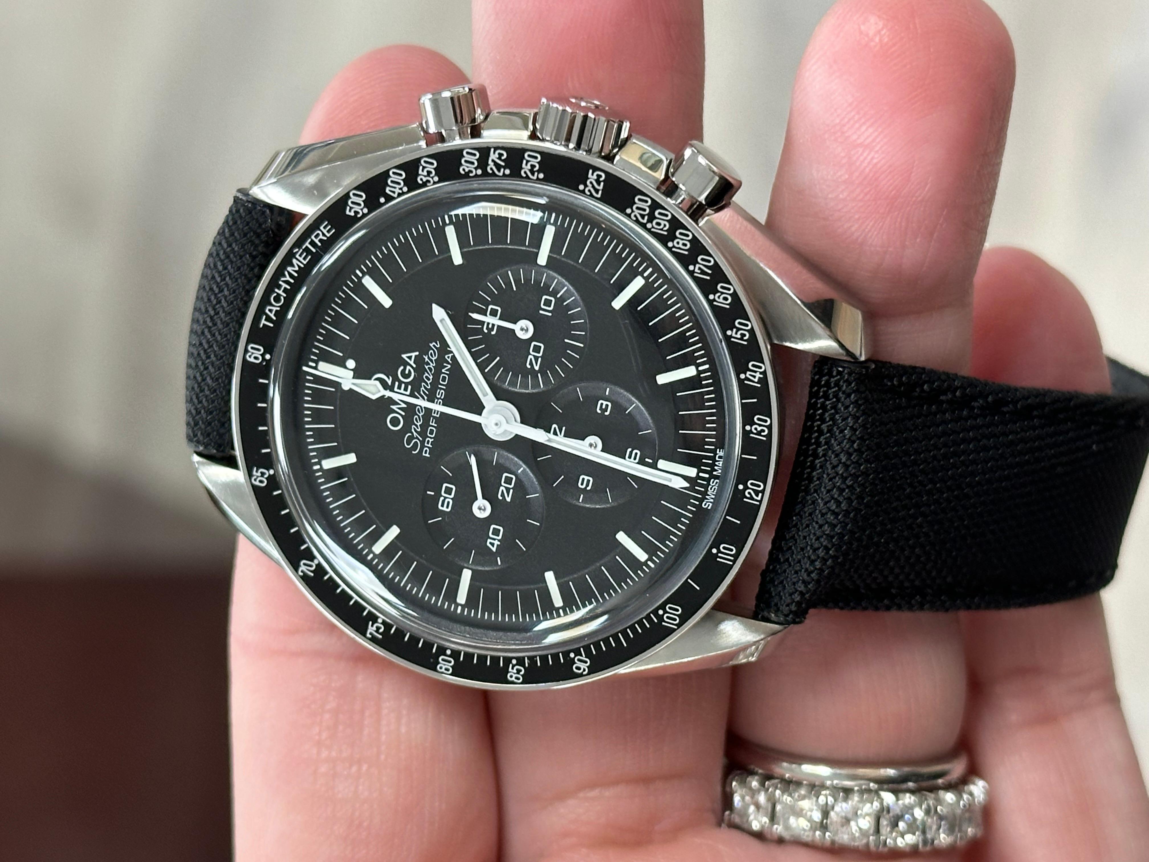 Omega 310.32.42.50.01.001 Speedmaster Professional Moonwatch Box Paper 2023 3