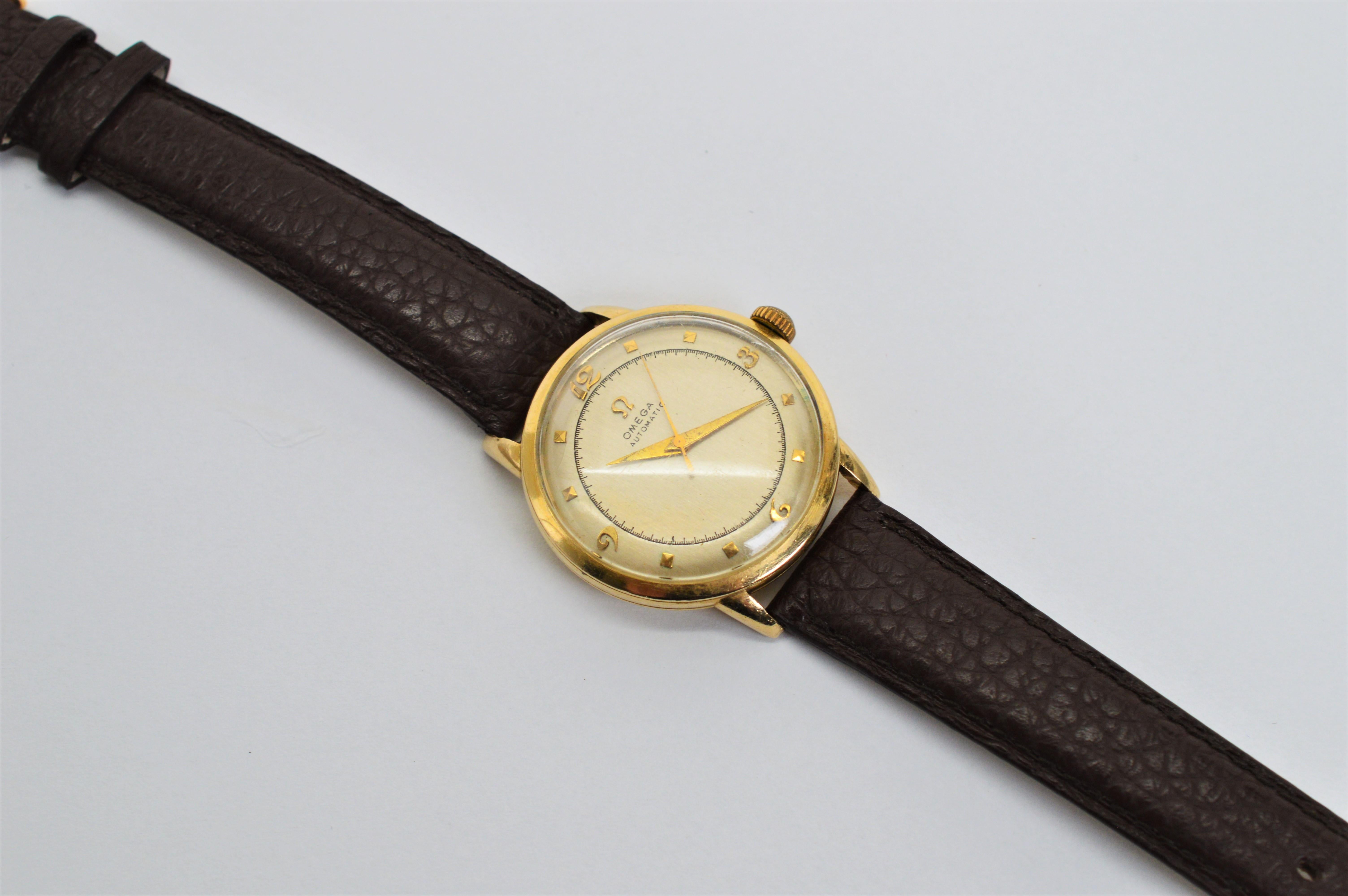 Omega 351 Montre-bracelet pour homme en or jaune quatorze carats Bon état - En vente à Mount Kisco, NY